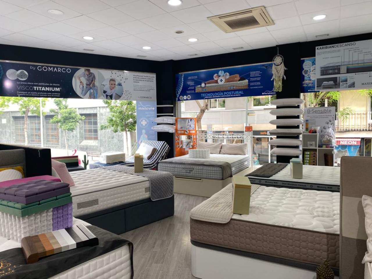 Muebles Industria liquida su stock de colchones con 30% de descuento