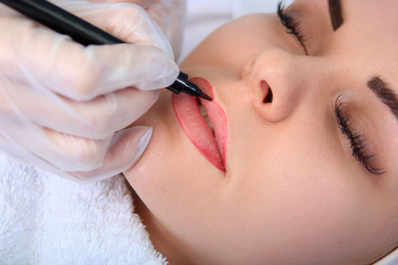 Técnicas avanzadas en belleza: micropigmentación de labios Madrid en Distrito Wellness Concept