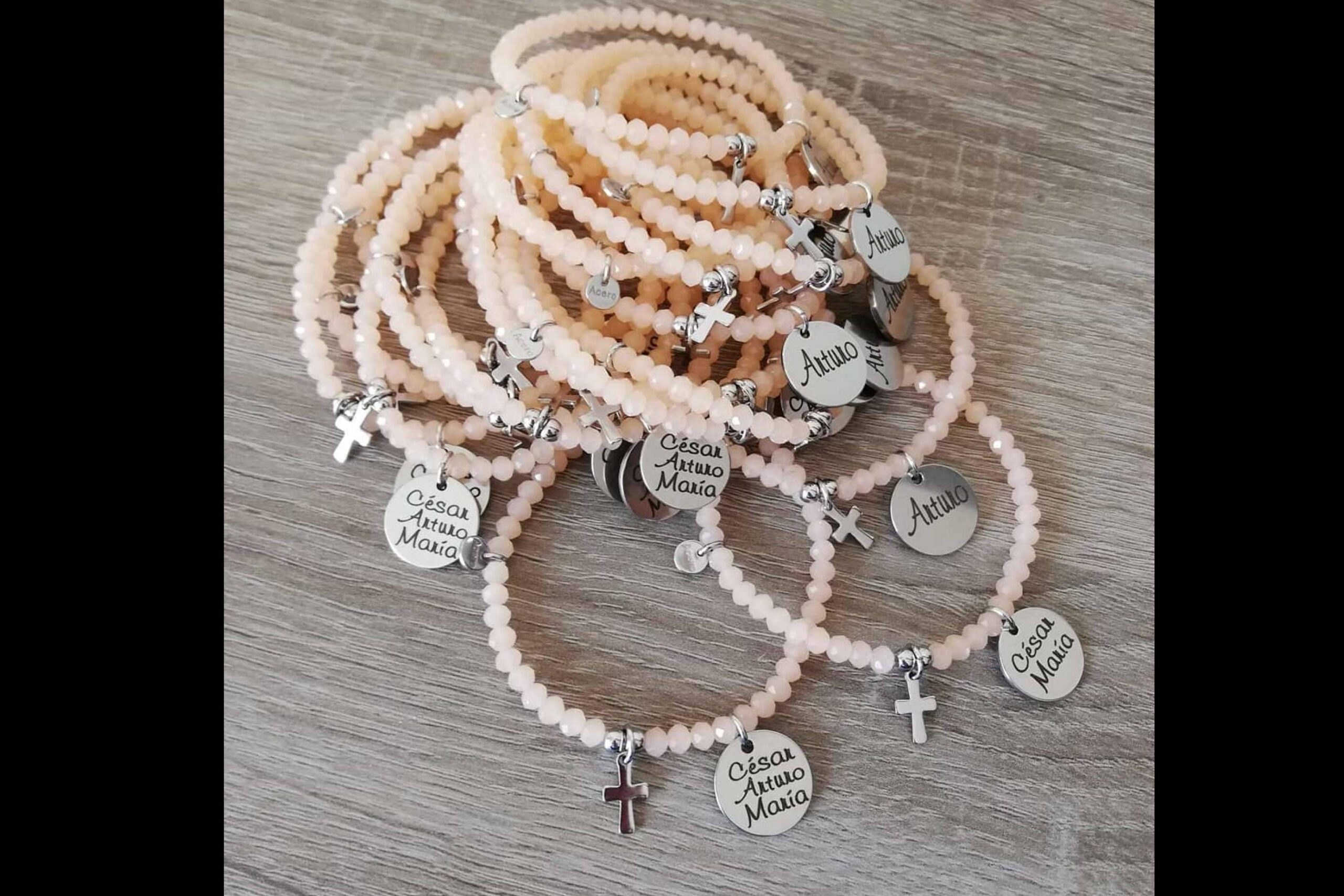 La empresa Janlukdesign ofrece detalles para bodas originales y personalizables