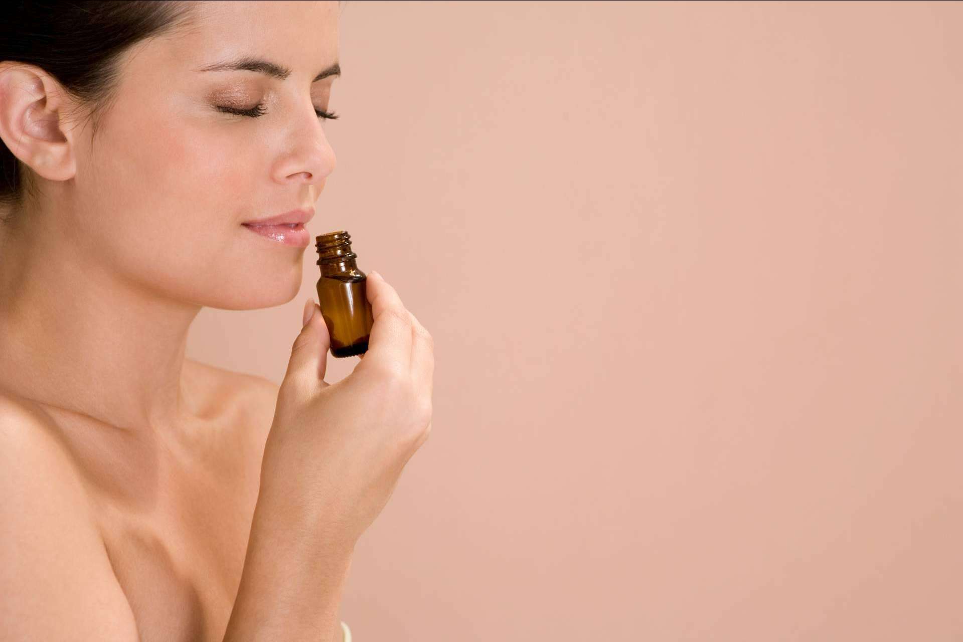 Las propiedades de los aceites esenciales puros de la mano de Cosmetics Tenerife