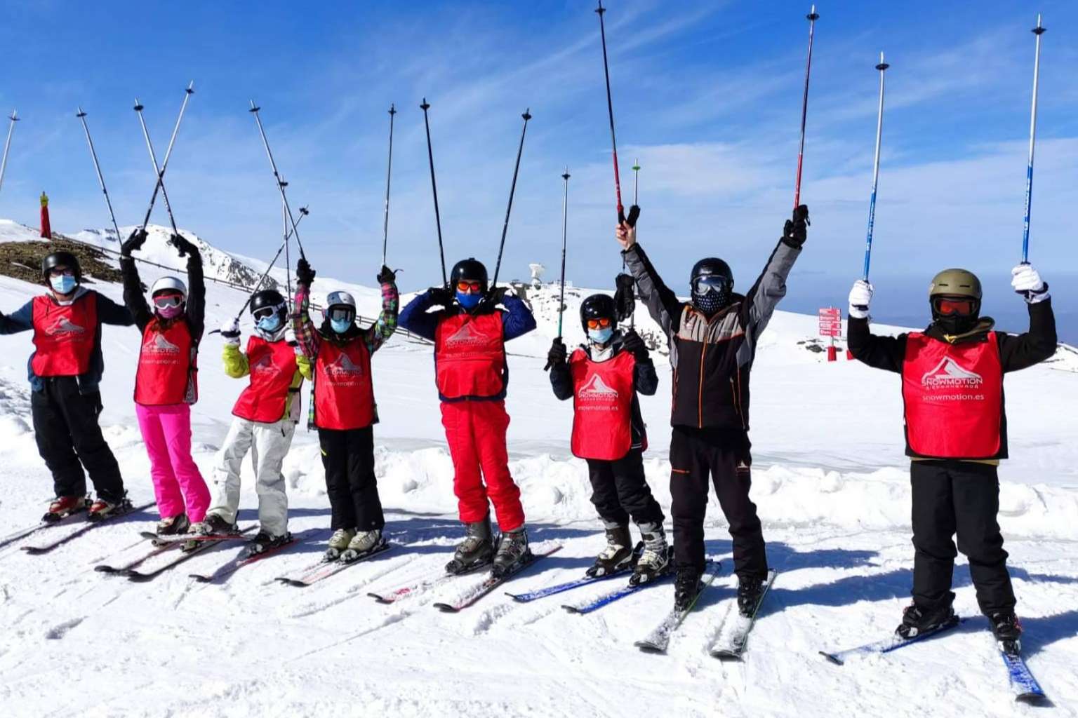 Clases y alquiler de equipos de esquí y snowboard en Sierra Nevada de la mano de Snowmotion