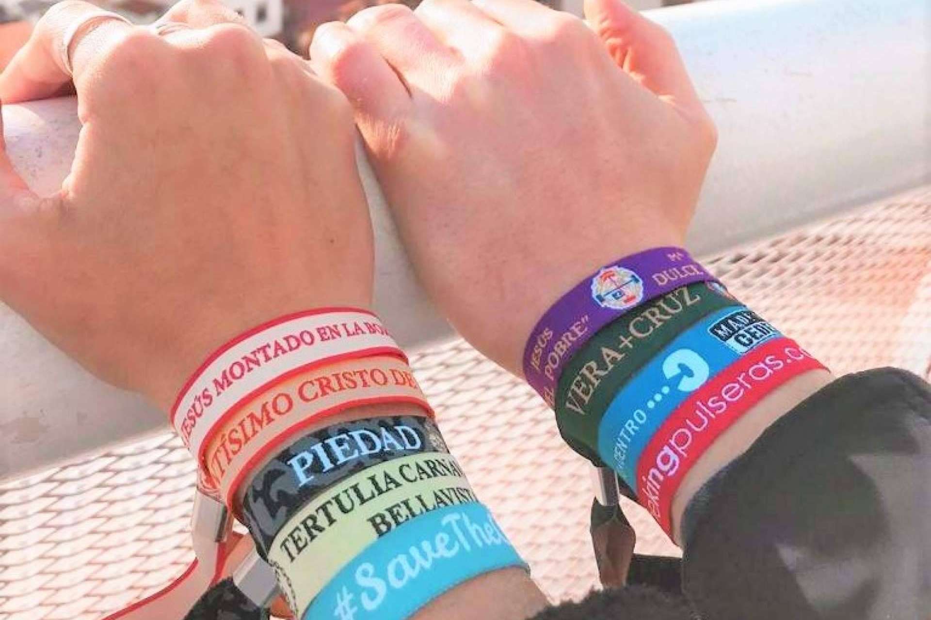 Pulseras de tela personalizadas de la mano de The King Pulseras