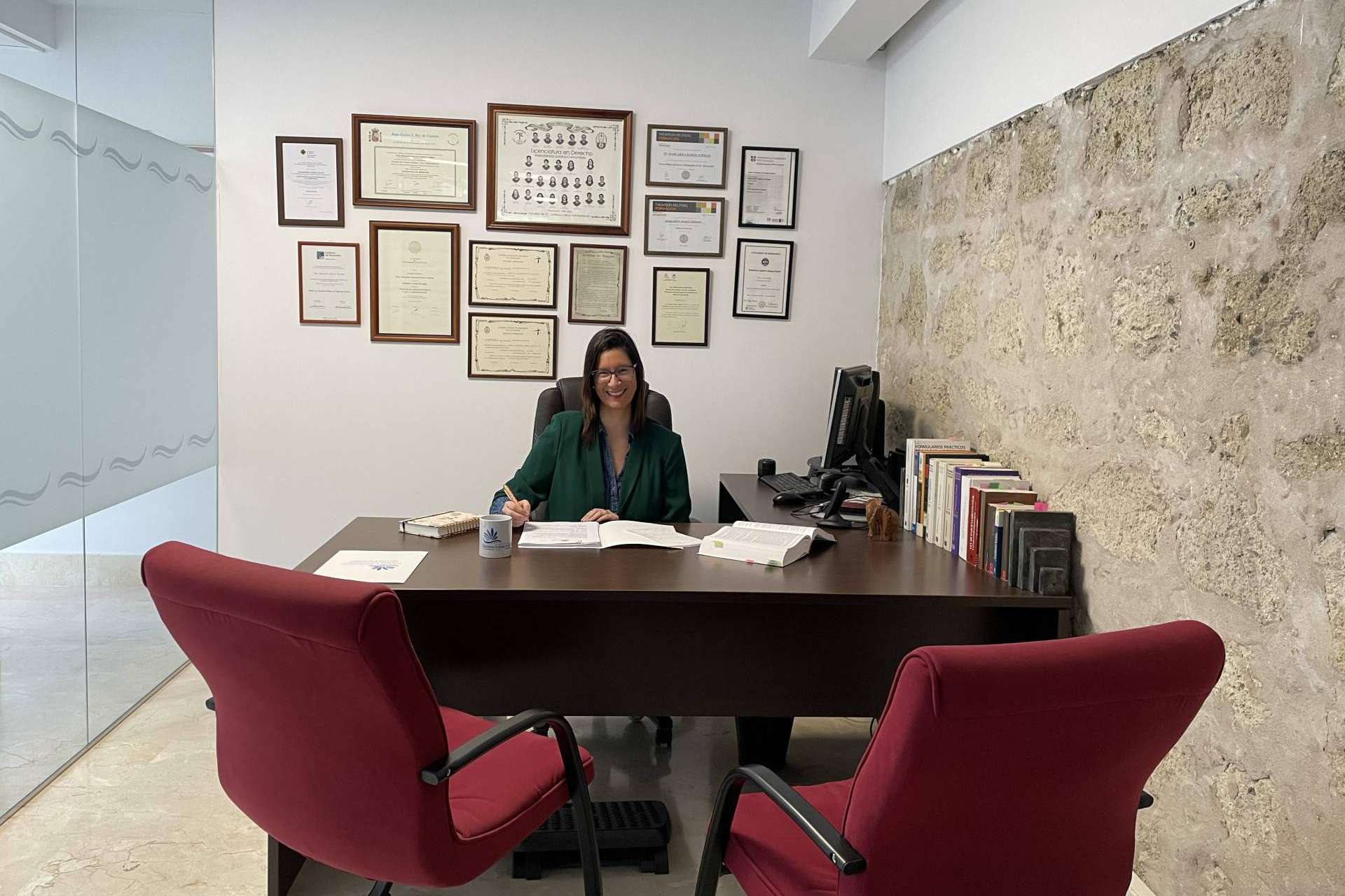 Margarita Ramos Topham, abogada fundadora de Cancelamos tu deuda en Canarias
