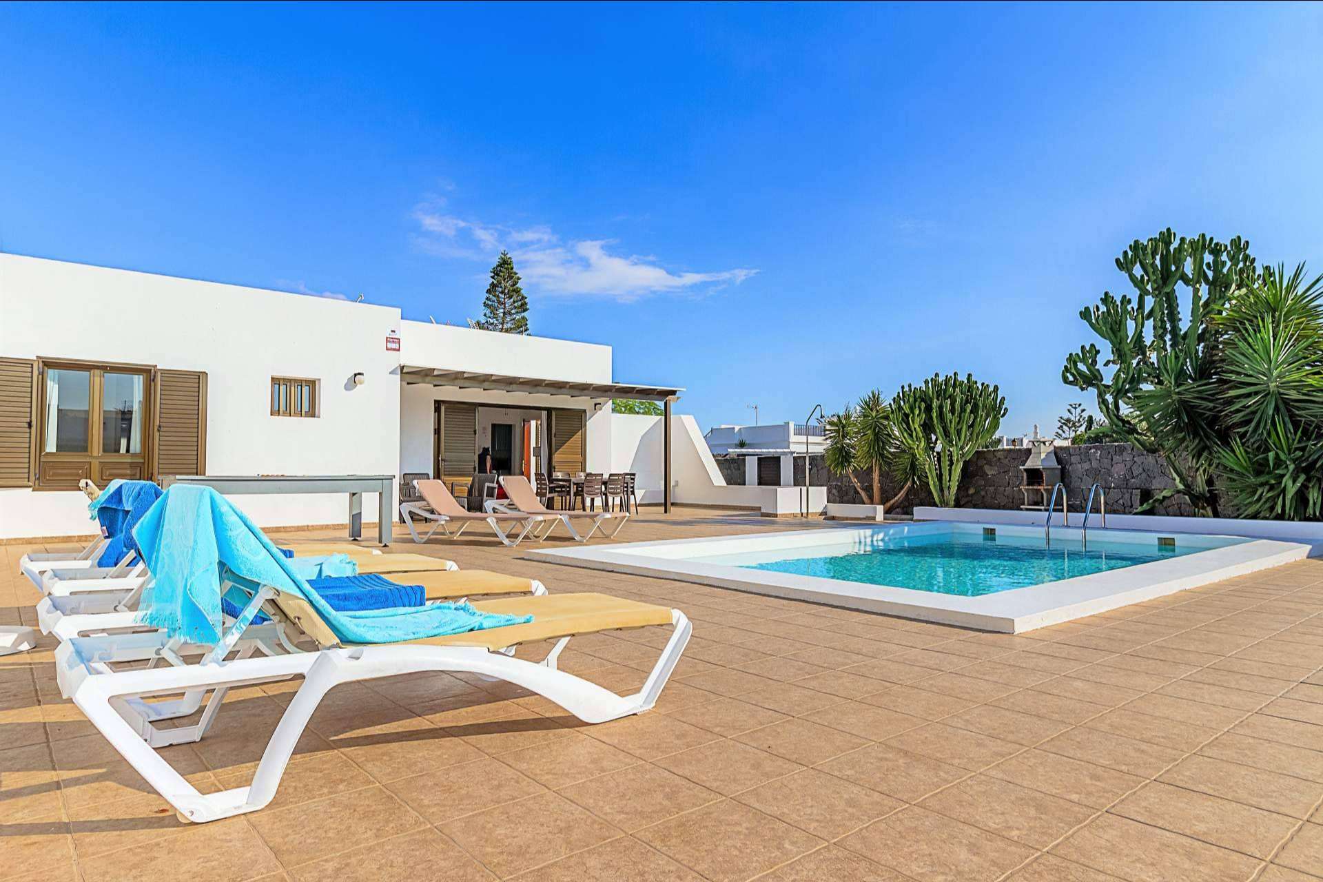 Alquiler de casas y apartamentos de vacaciones en Lanzarote y Tenerife con Rock Rentals