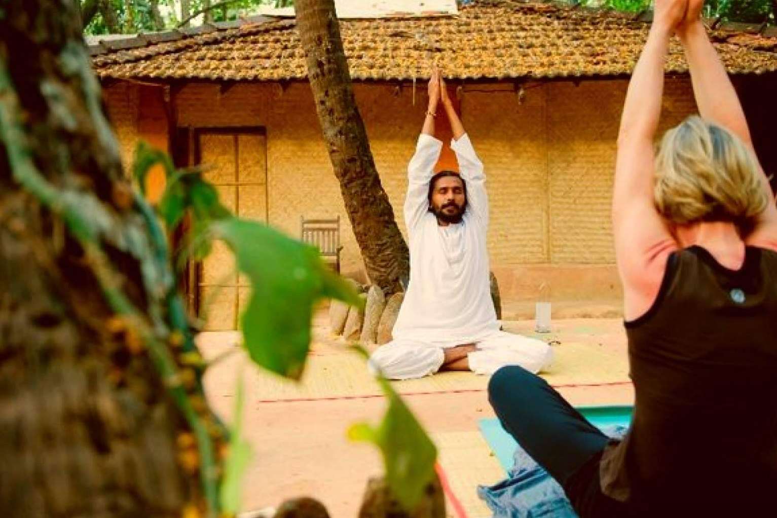 Curso de profesor de yoga en Kavaalya