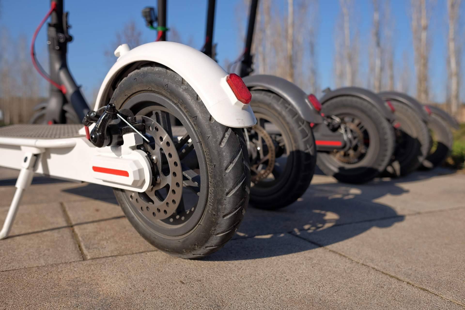 Ir seguro por Barcelona en patinete eléctrico con la cobertura integral de LYNX