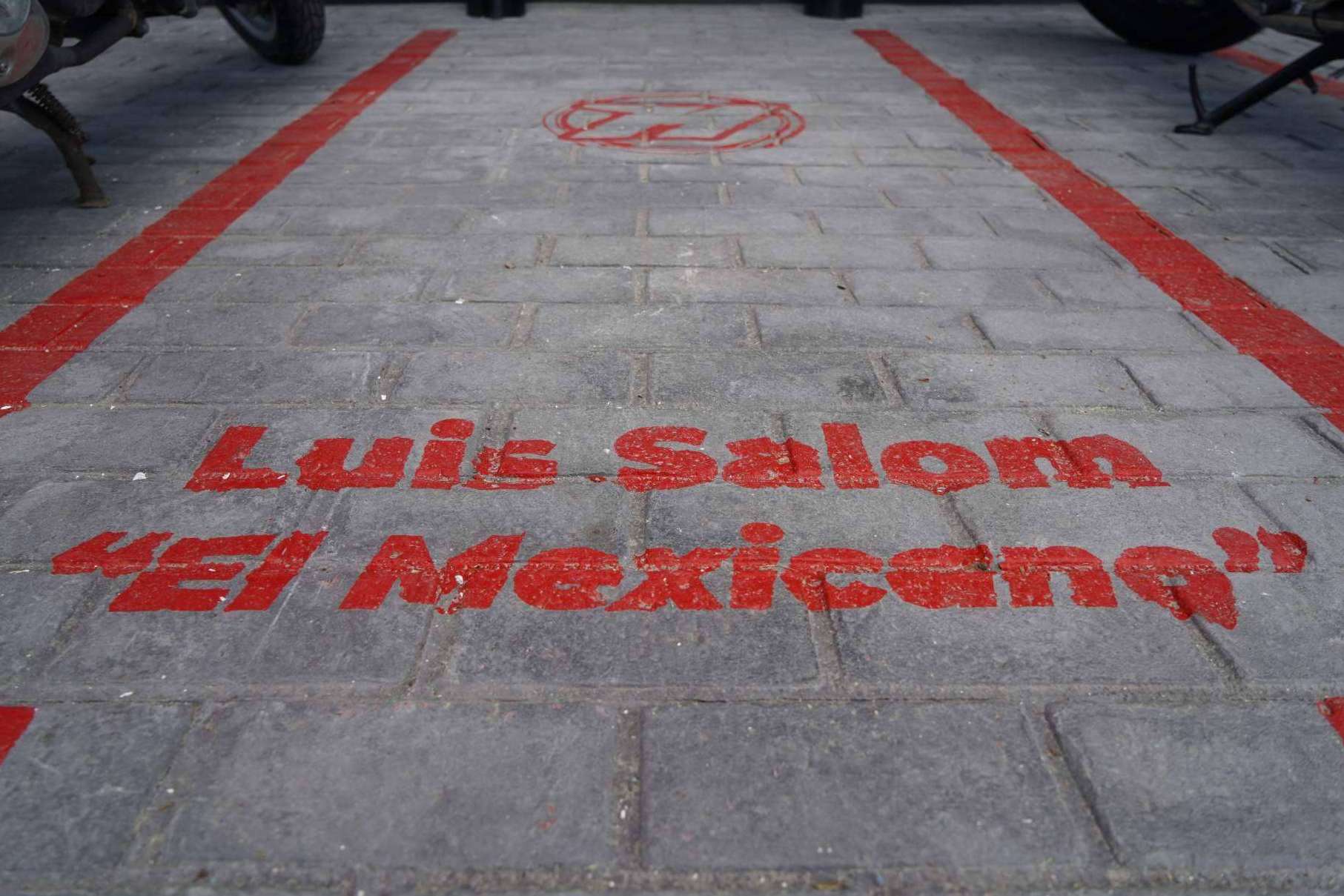 Motocard rinde homenaje a Luis Salom en su nueva tienda de Mallorca