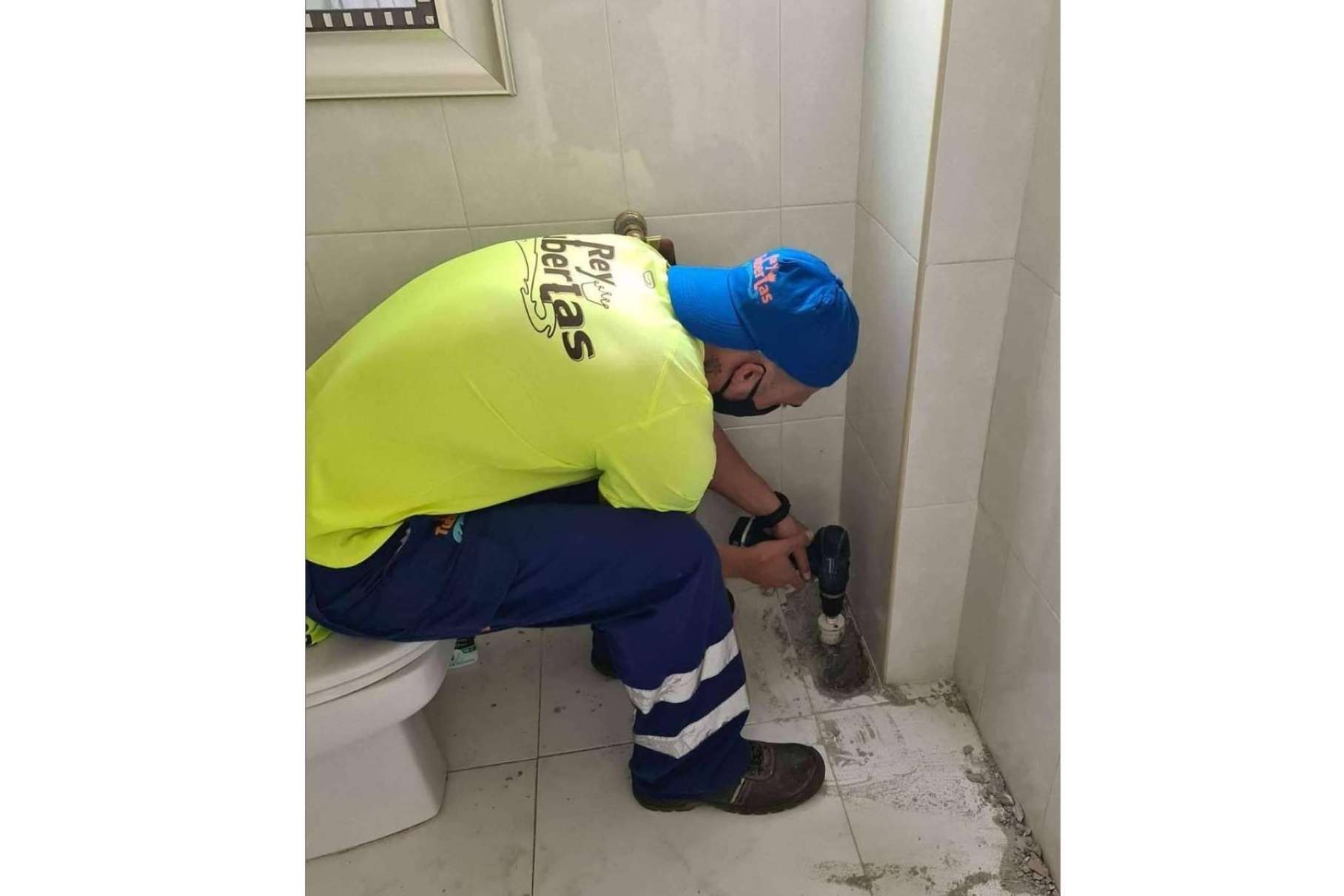 Fontaneros profesionales garantizan desatascos eficientes y económicos en Málaga