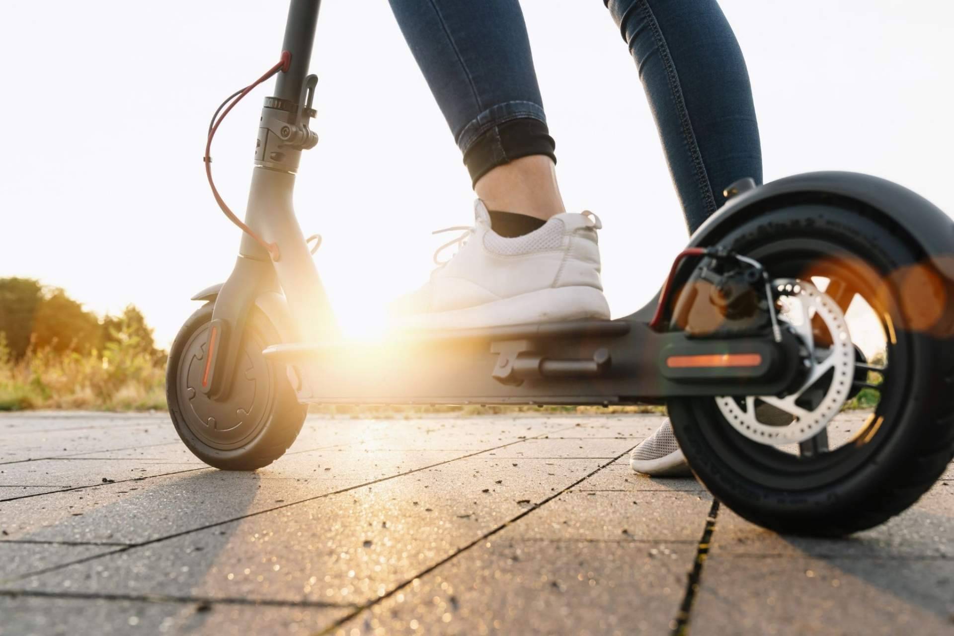 ¿Se puede cambiar el coche por un patinete eléctrico? Los expertos de Globerada responden