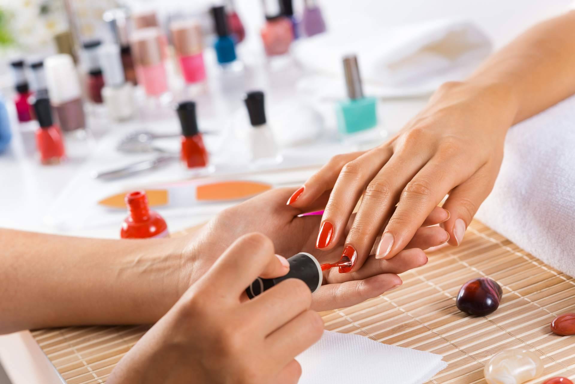 Los productos de Uñas y Estética, para una manicura con acabado profesional