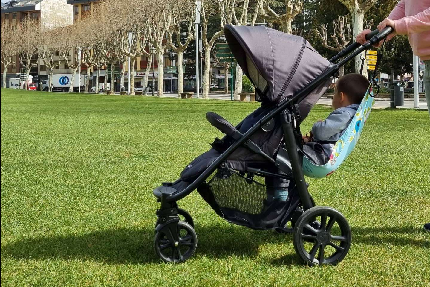 ¿Por qué comprar la silla auxiliar amaBABY? Una alternativa para la comodidad de toda la familia