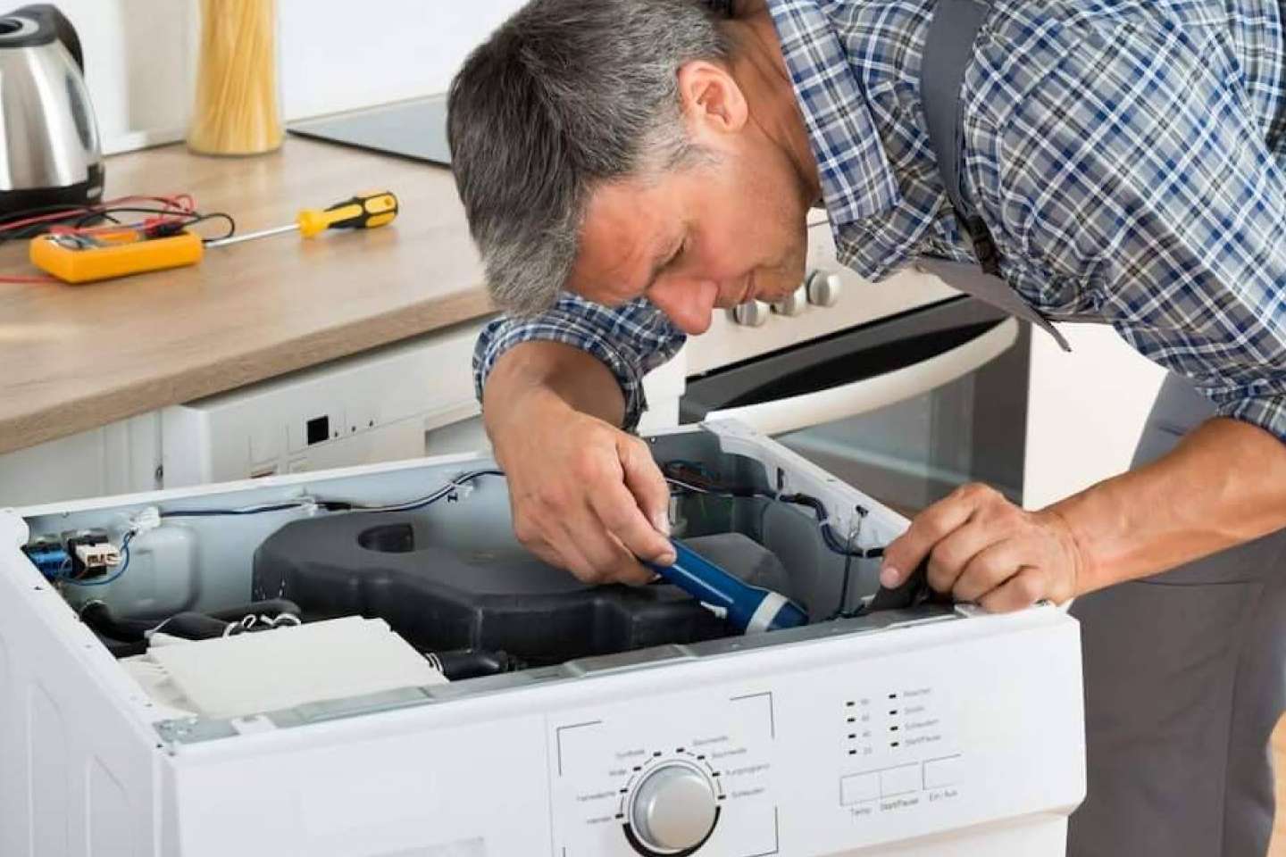Reparación de frigorífico con el Servicio Técnico Beko en Sevilla