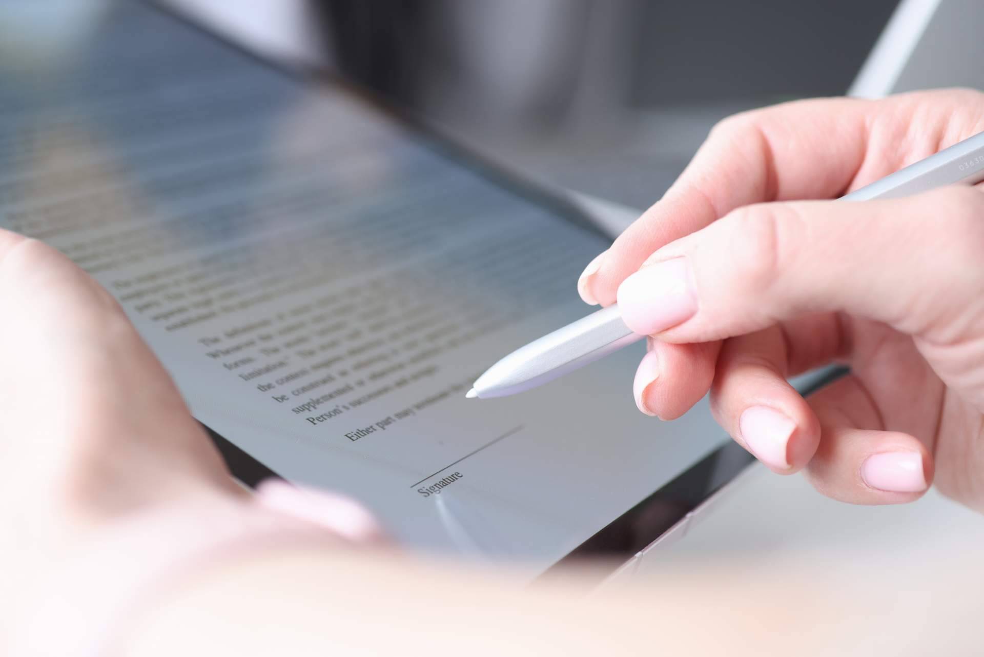 Cuáles son los beneficios de firmar documentos de manera digital