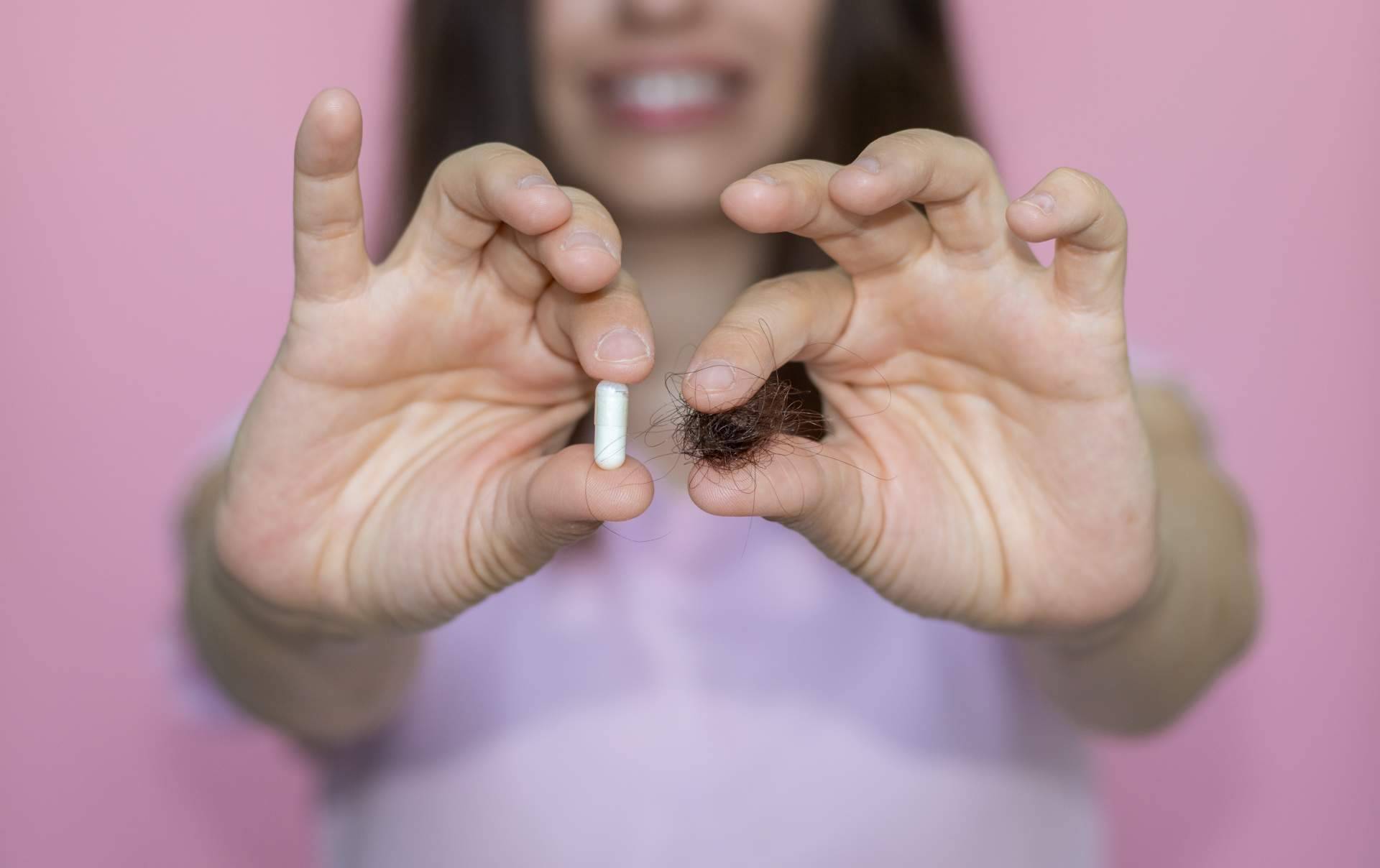 Controlar la caída del cabello en otoño con la biotina para el pelo de Centro de Naturopatía y la Salud
