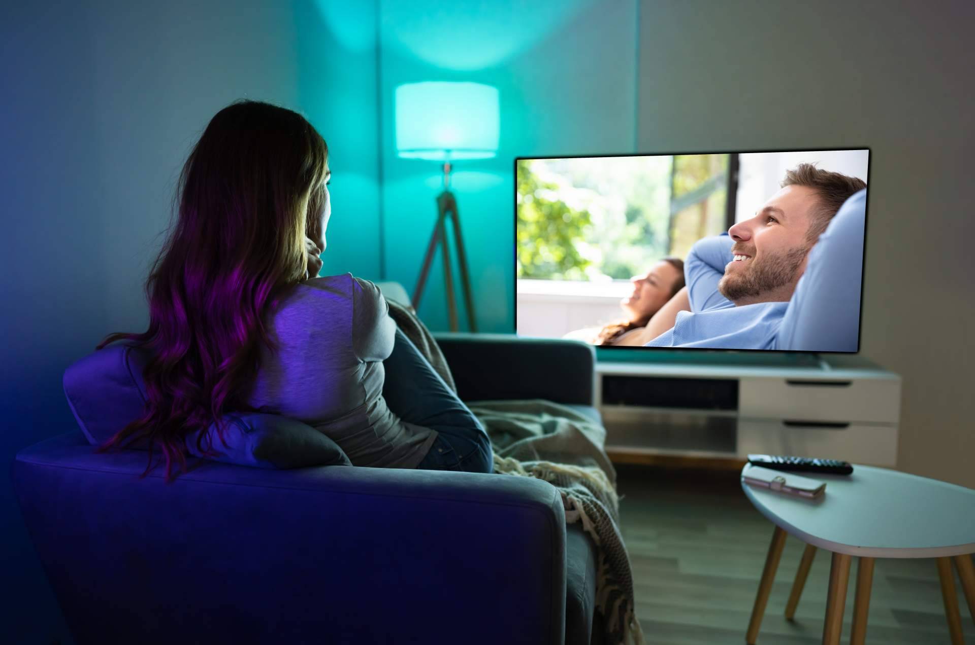 ¿Qué diferencia hay entre un televisor TCL de pantalla VA y uno IPS?