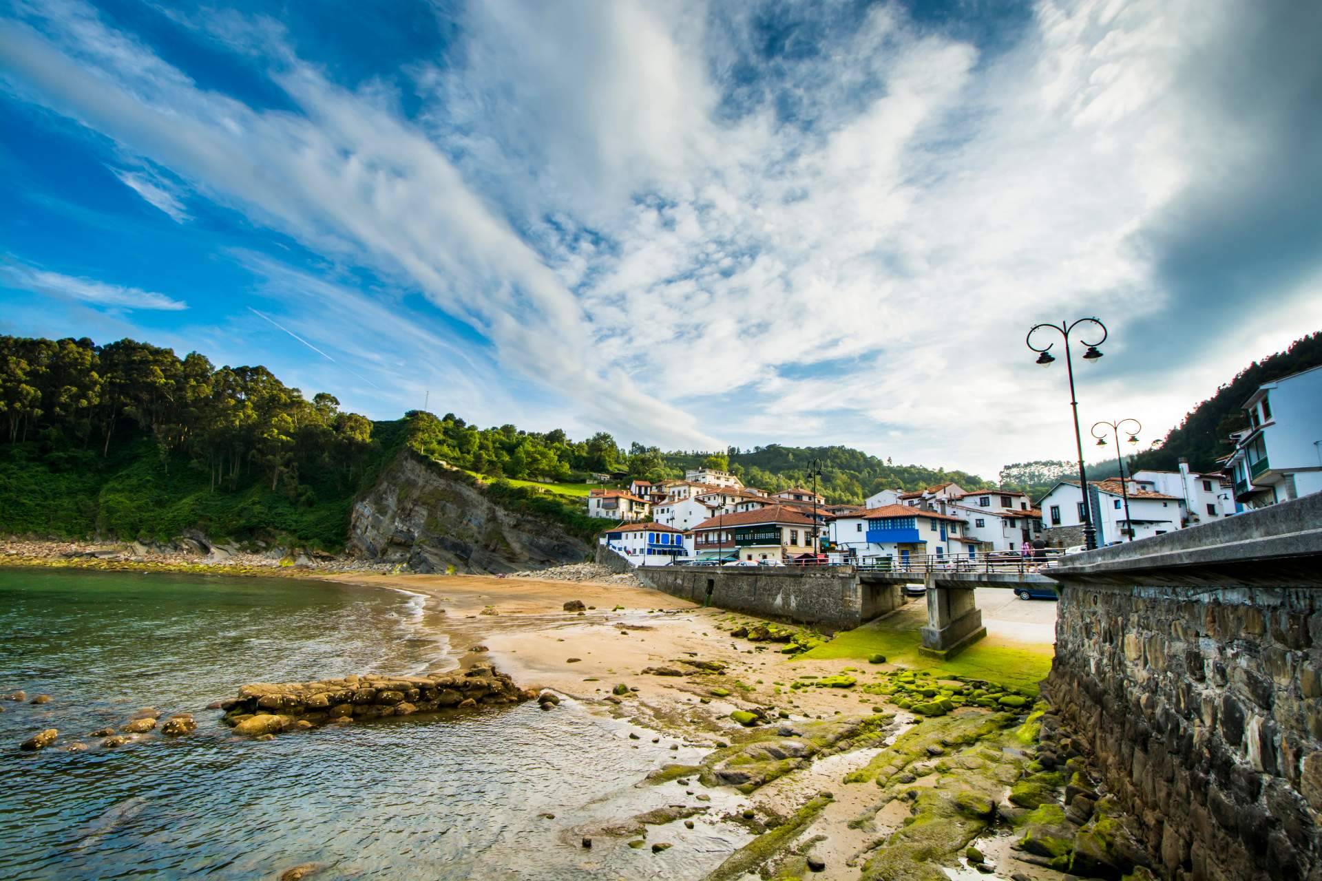 Razones por las que comprar una casa en Asturias, por Iberia North