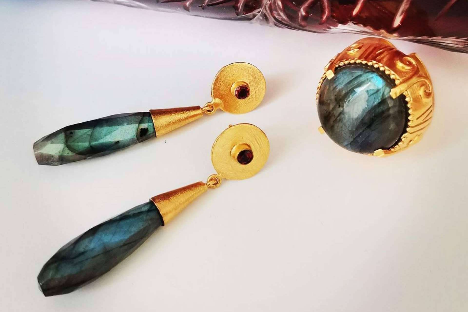 Las joyas con piedras de Isabel Lamadrid, una marca elegante y original