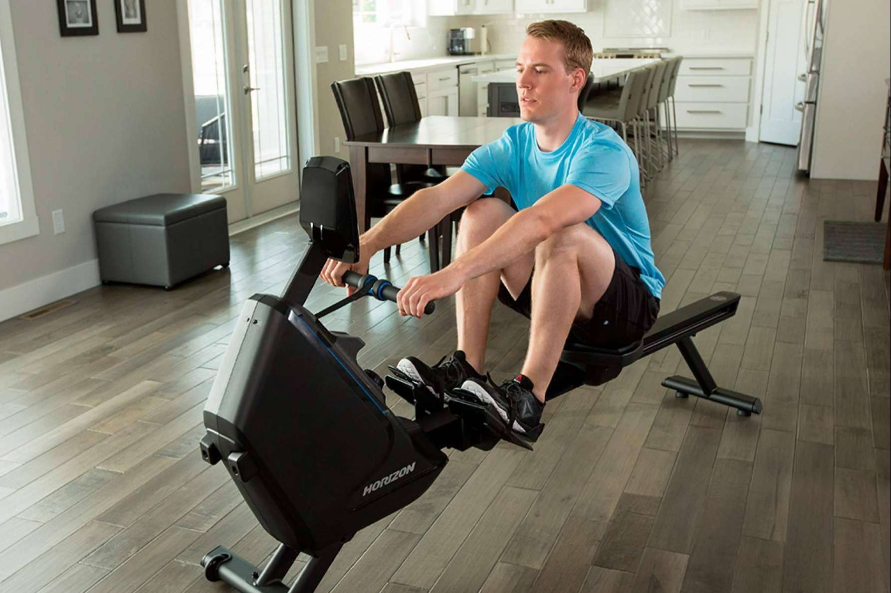 Los beneficios de practicar remo indoor con las máquinas de entrenamiento de Johnson Fitness