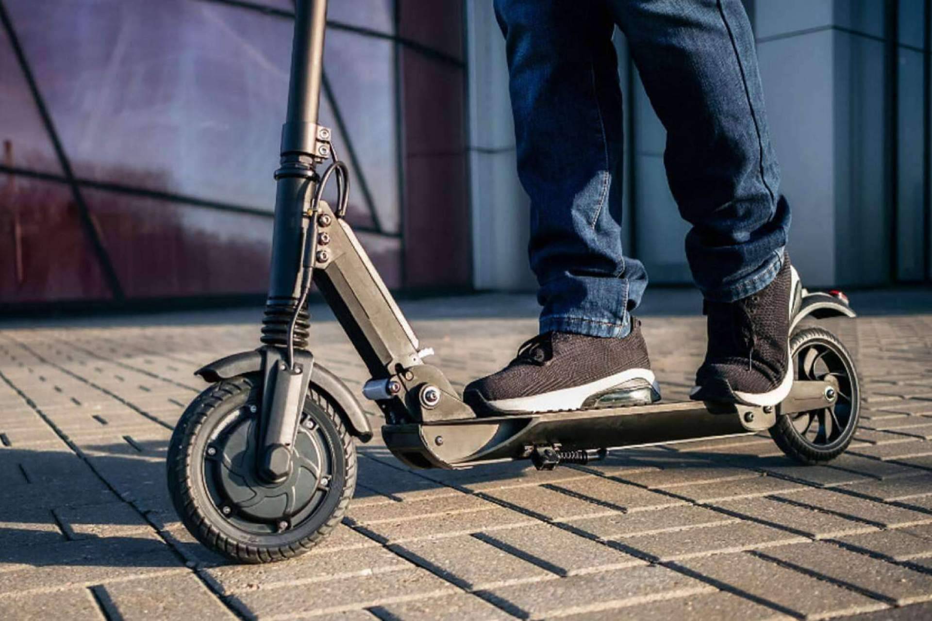 Patinetes eléctricos y todos los complementos necesarios, de la mano de Opirata