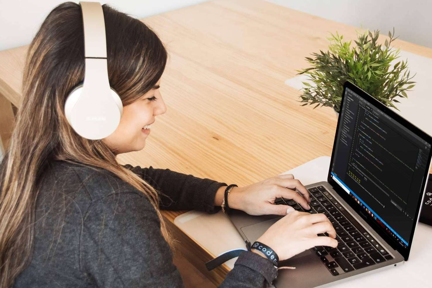 Programación, desarrollo web y móvil con Codenotch