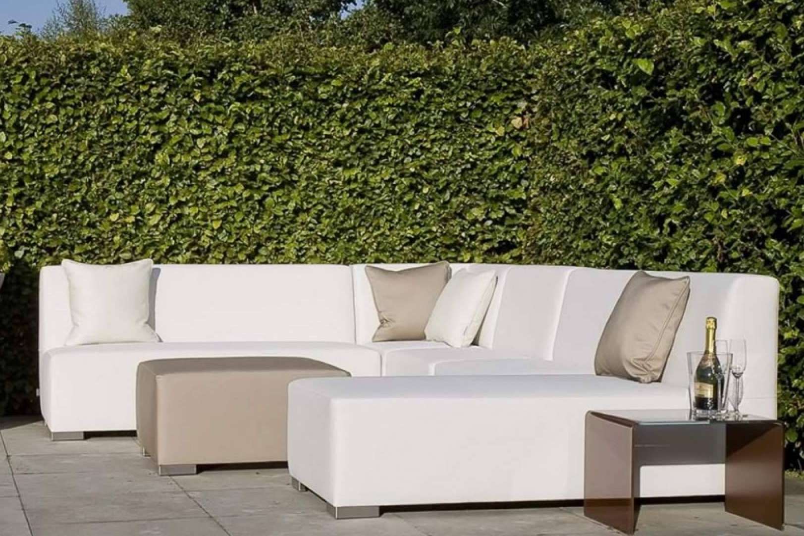 Amplia variedad de sofás de exterior con Muebles-Hostelería