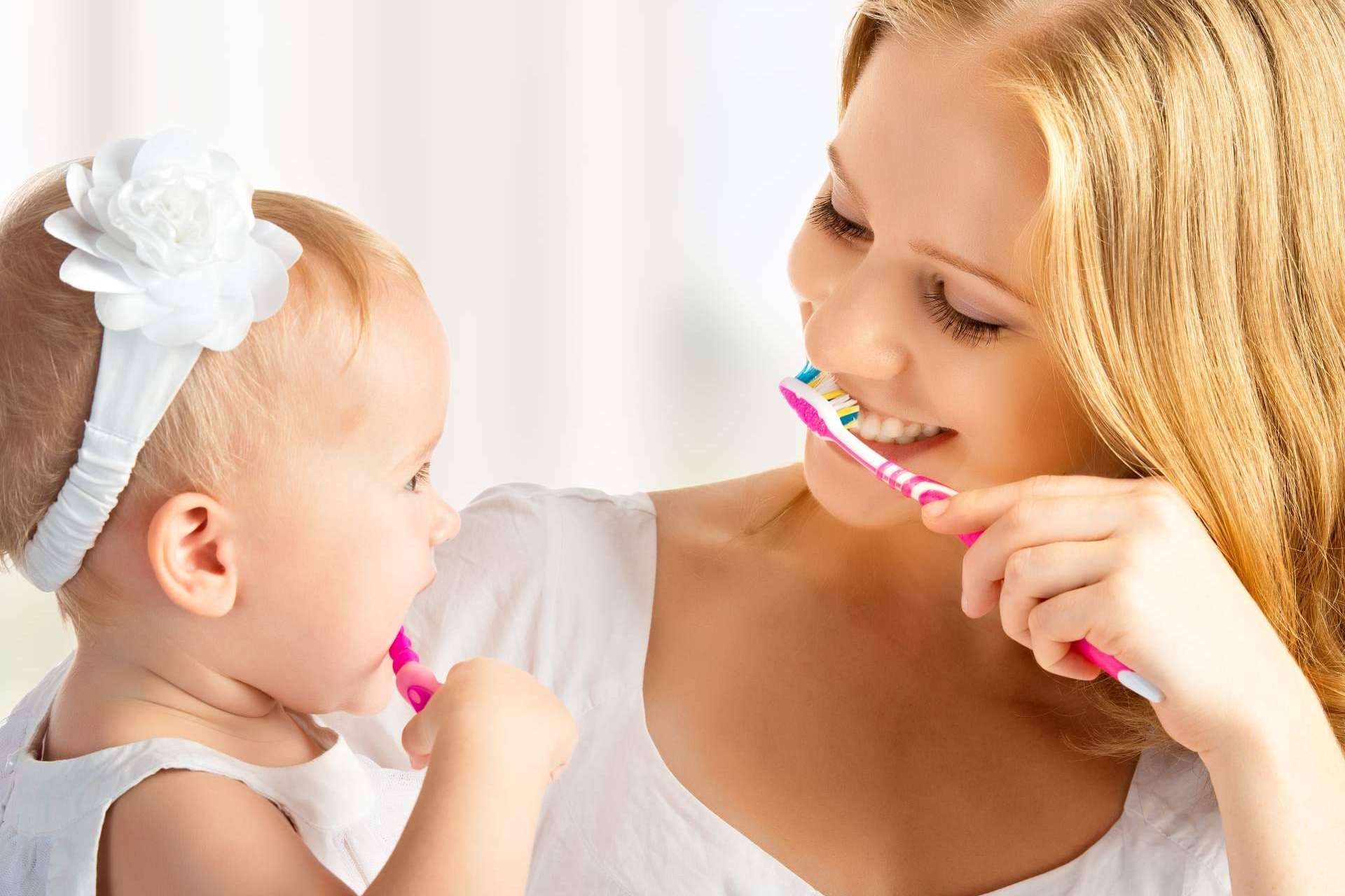 Todo lo necesario para el cuidado del bebé y sus primeros dientes, en la Farmacia Laura Garín