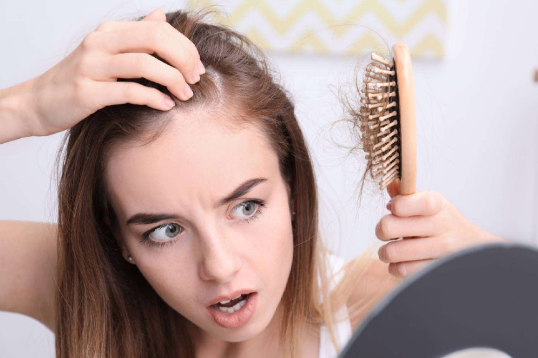 Kmax ofrece un tratamiento intensivo para estimular el crecimiento del cabello y frenar la calvicie