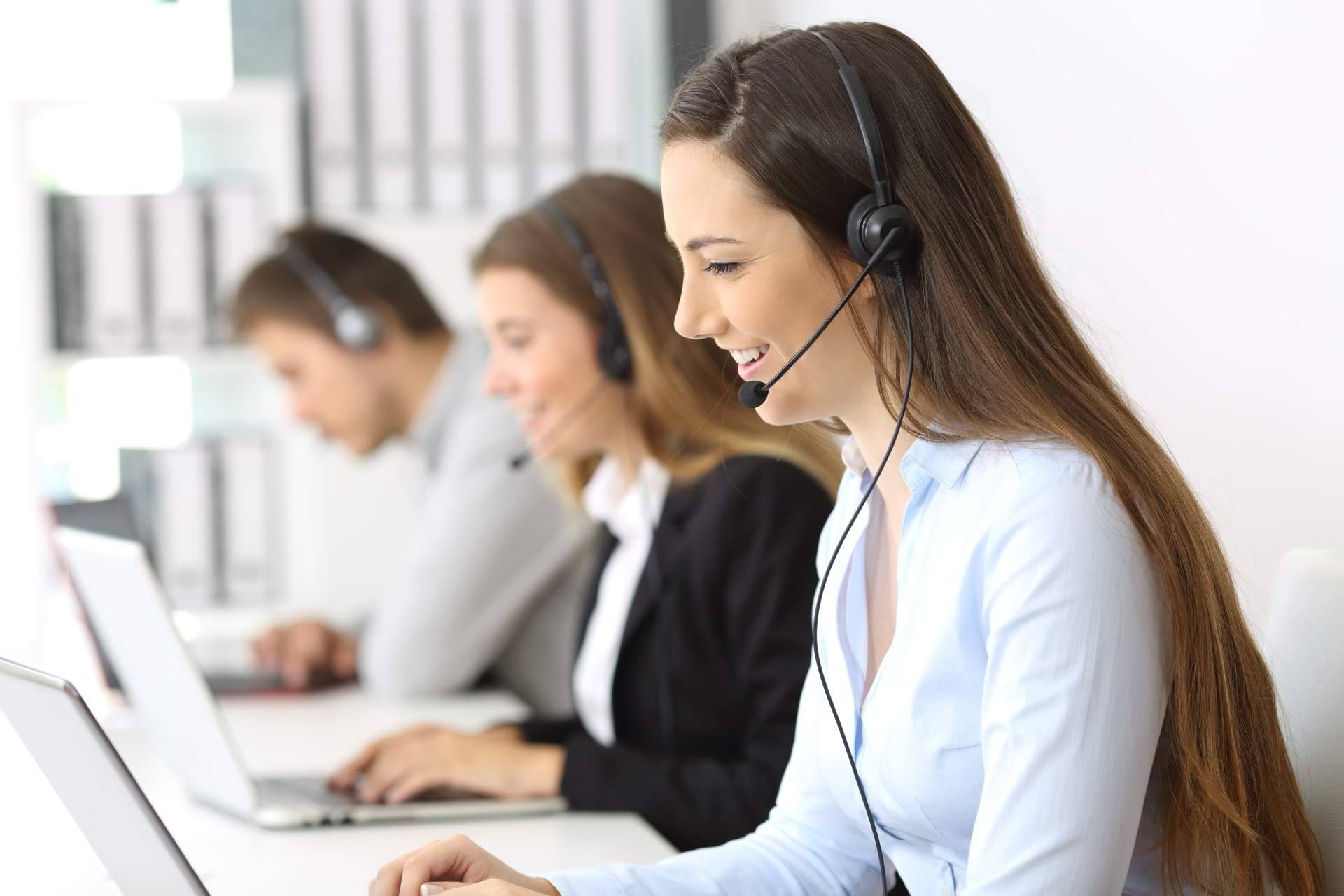 Creando experiencias positivas de clientes en la comunicación con el contact center de TELLiT