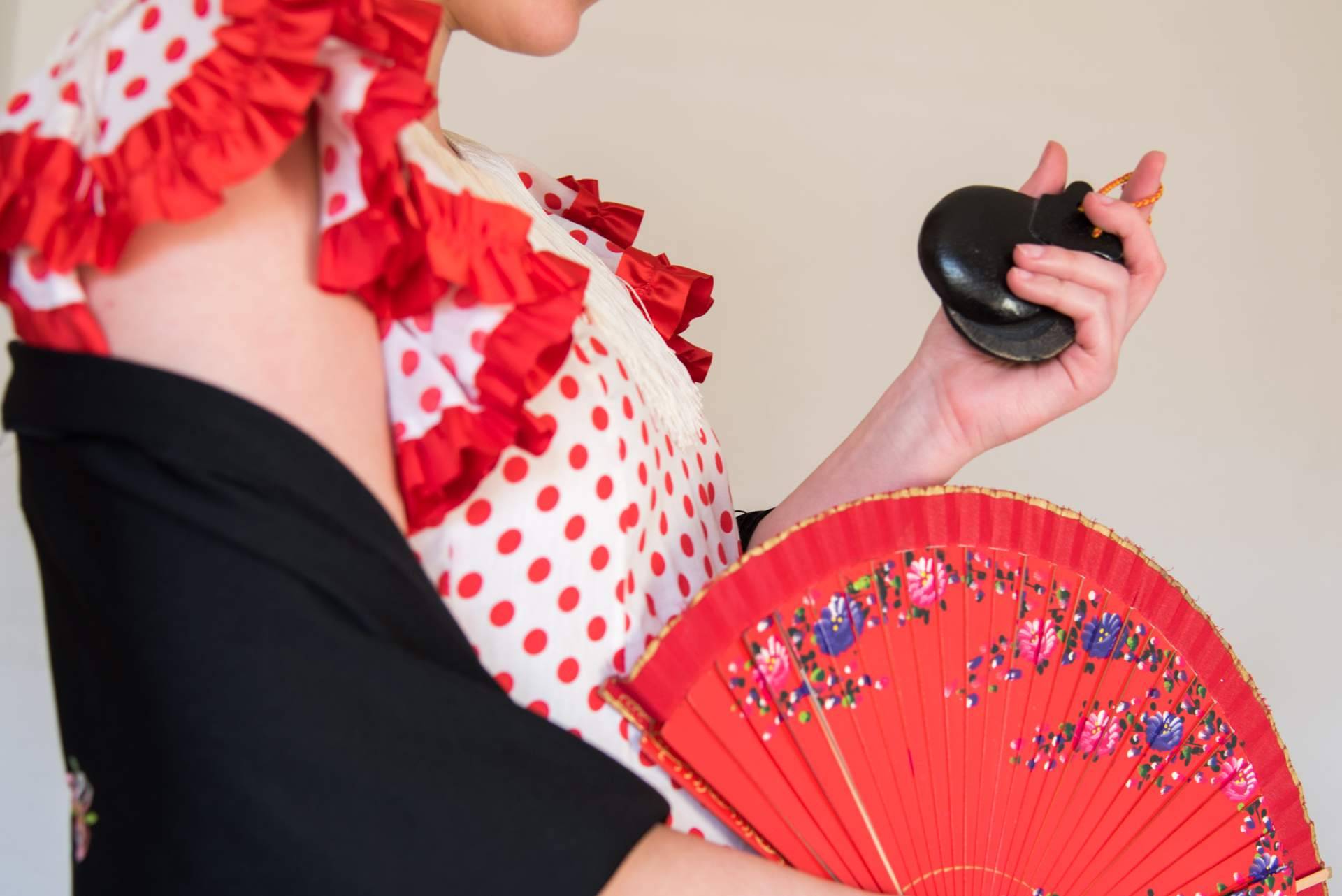 Viva La Feria ofrece trajes de flamenca para niñas para la Feria de Abril de Sevilla 2023