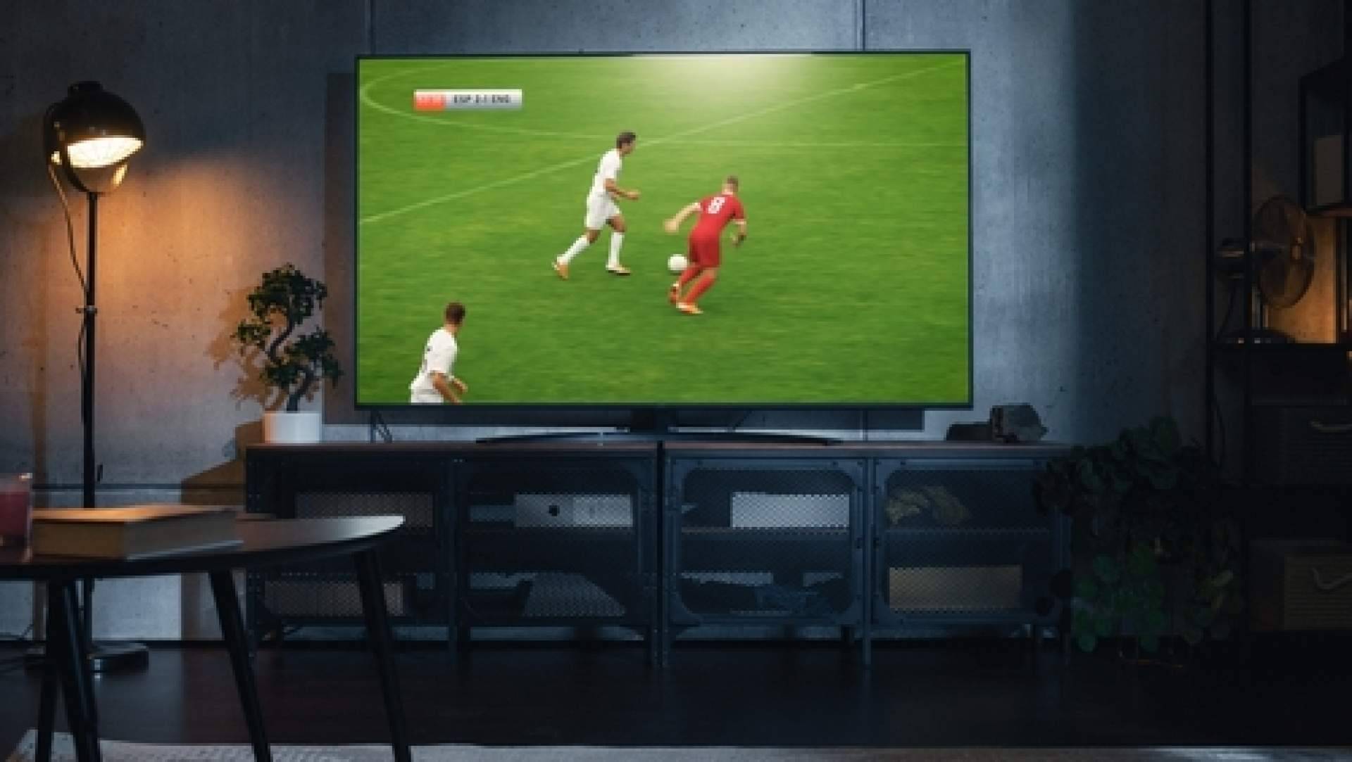 TCL lanza la nueva serie C64 de televisores QLED
