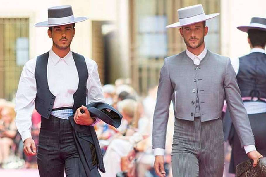 Viva la Feria explica cómo vestir con traje de corto para fería y romería