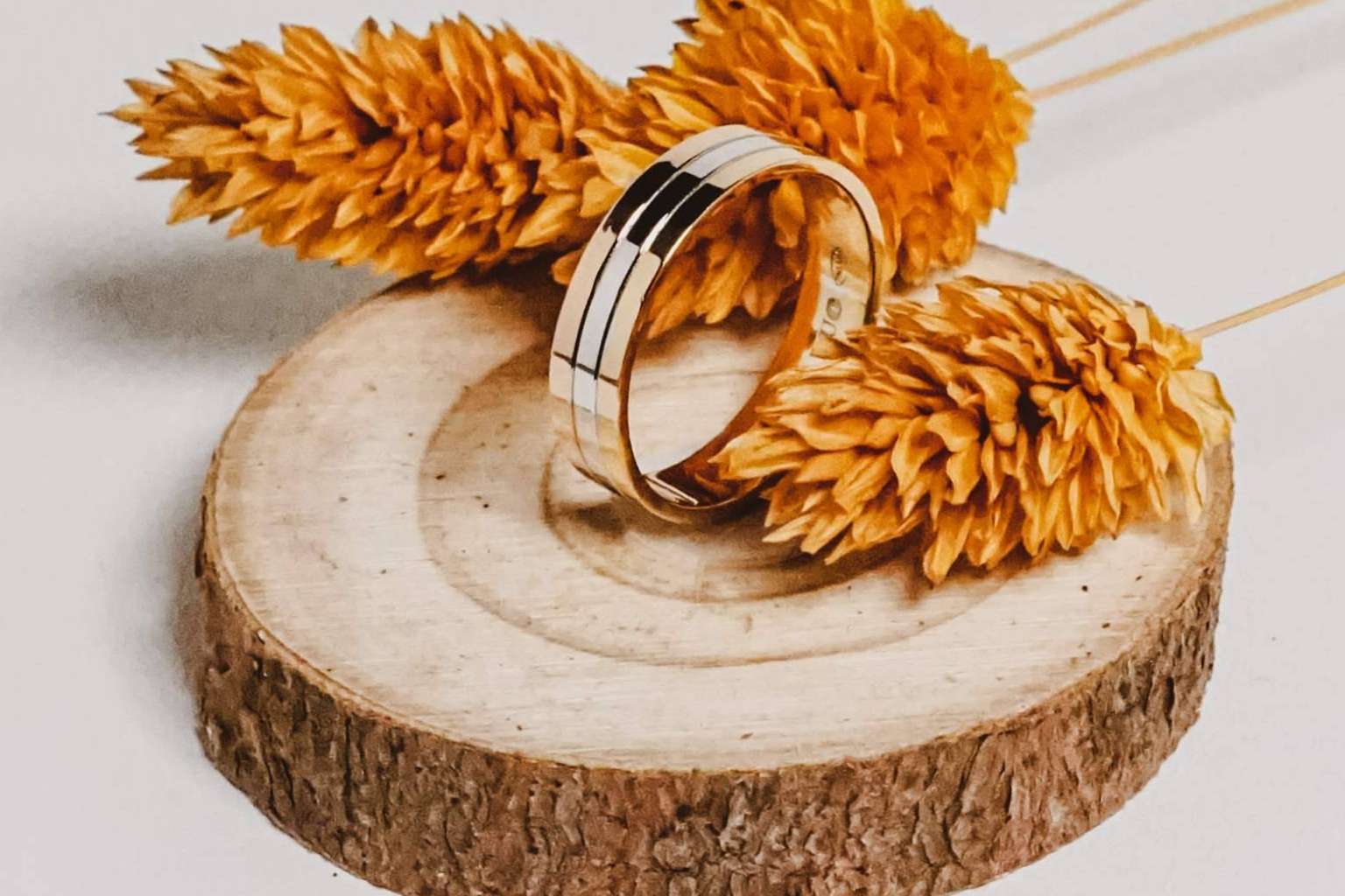 Encontrar la alianza de boda perfecta en Oro Alianzas
