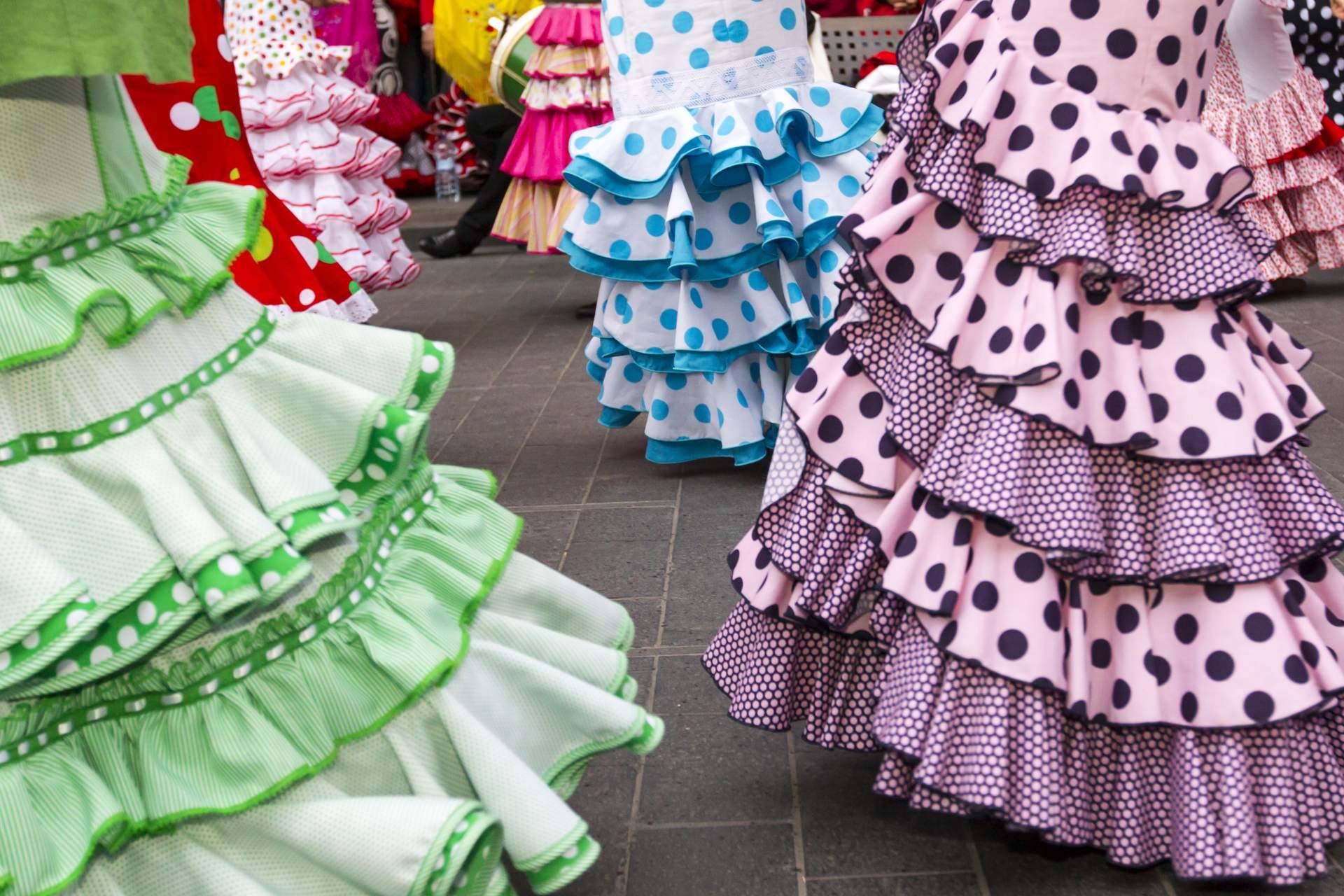 Calidad, elegancia y profesionalidad en el sector flamenco con las faldas flamencas de Viva La Feria
