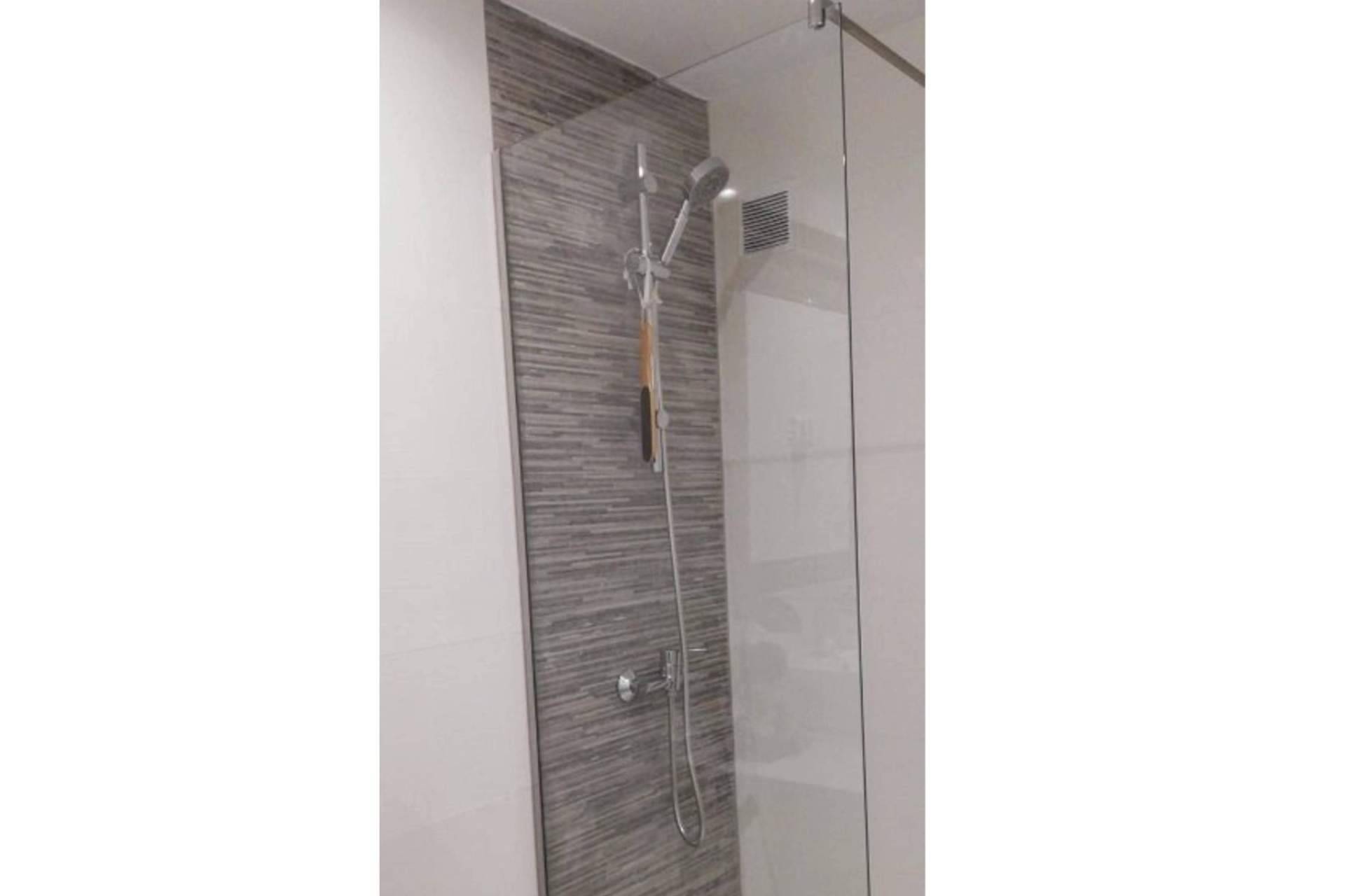 Pintors Molins y Reformas lleva a cabo reformas baños