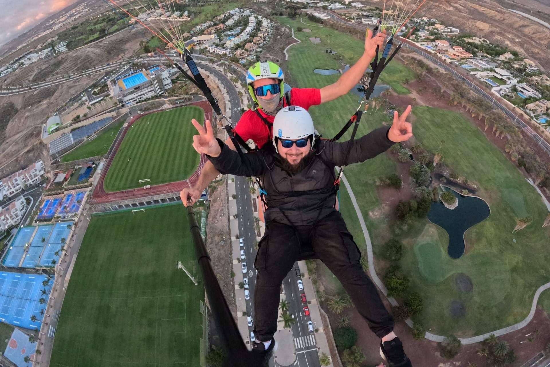 Tenerfly permite vivir la experiencia de vuelo en parapente