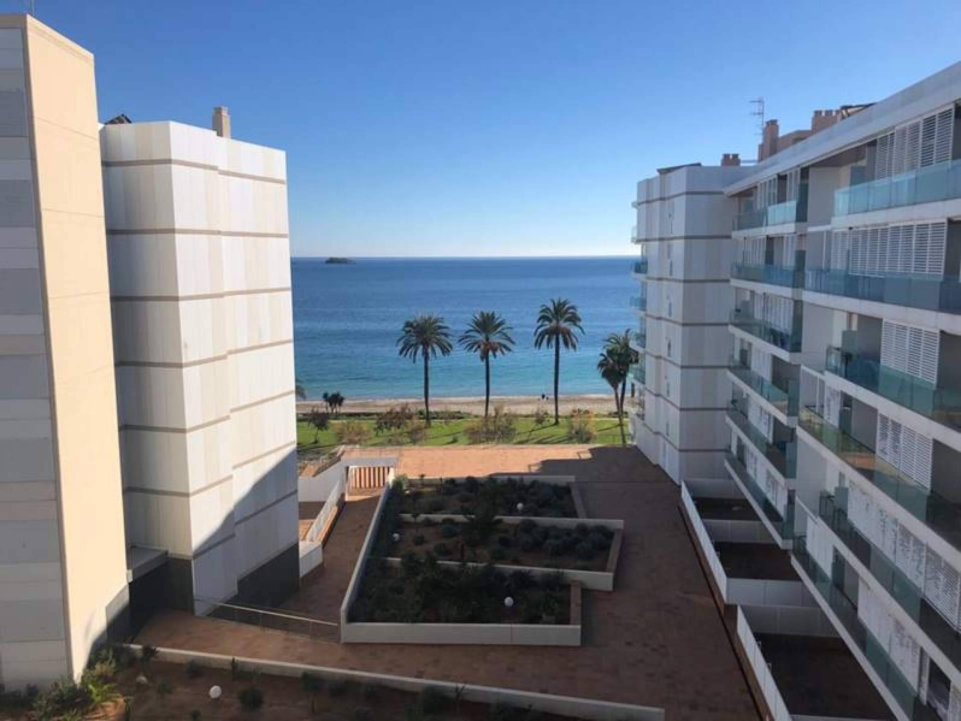 Eactivos.com publica en su plataforma apartamentos en primera línea de playa en una de las zonas más conocidas de Ibiza