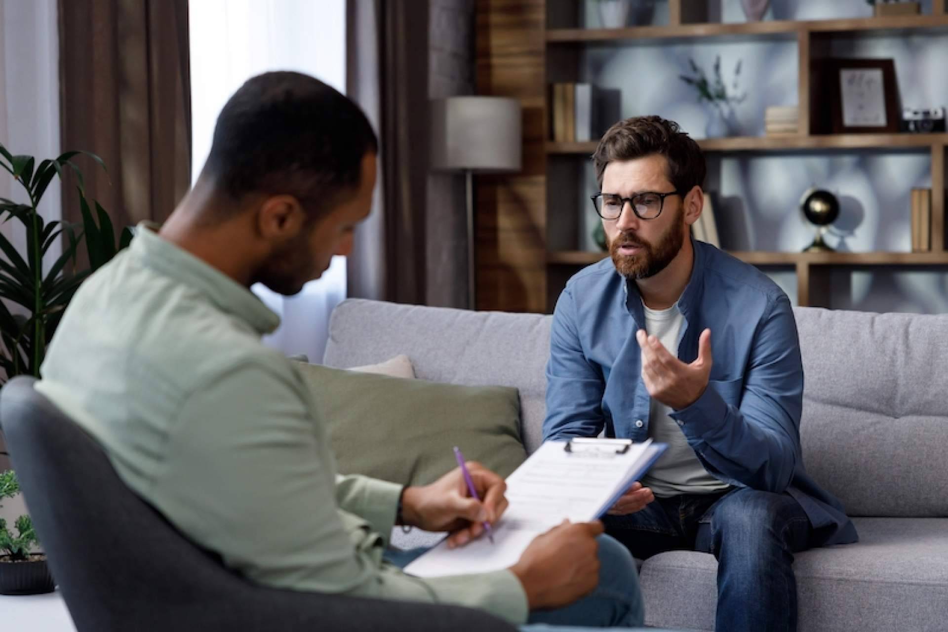 La terapia psicológica como tratamiento de la dependencia emocional