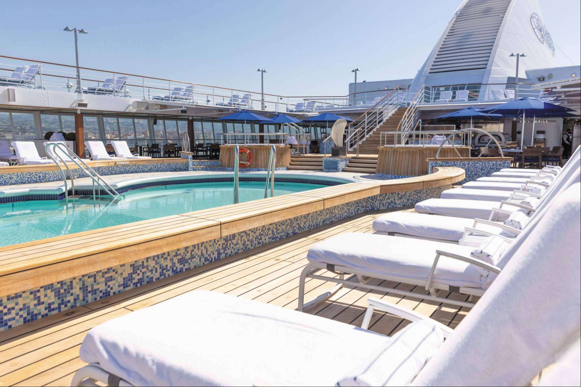Regent Seven Seas Cruises ofrece una mejora gratuita de dos categorías de suite en más de 430 viajes