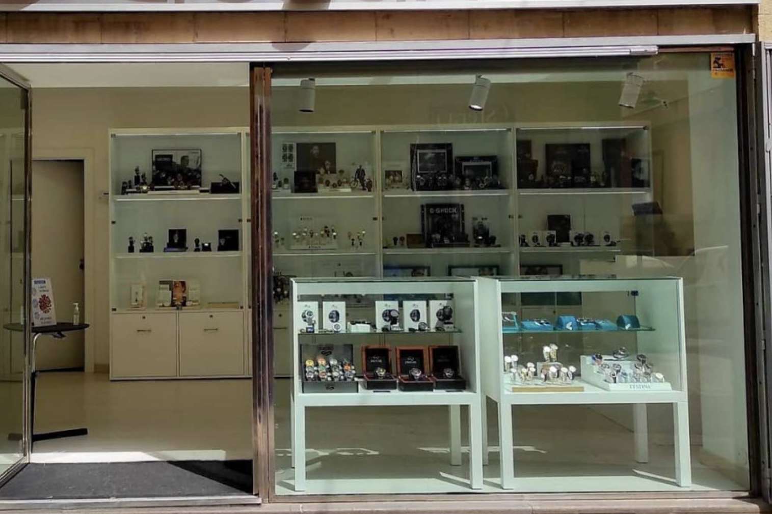 Elegance, relojería y joyería especializada con gran variedad de marcas y modelos