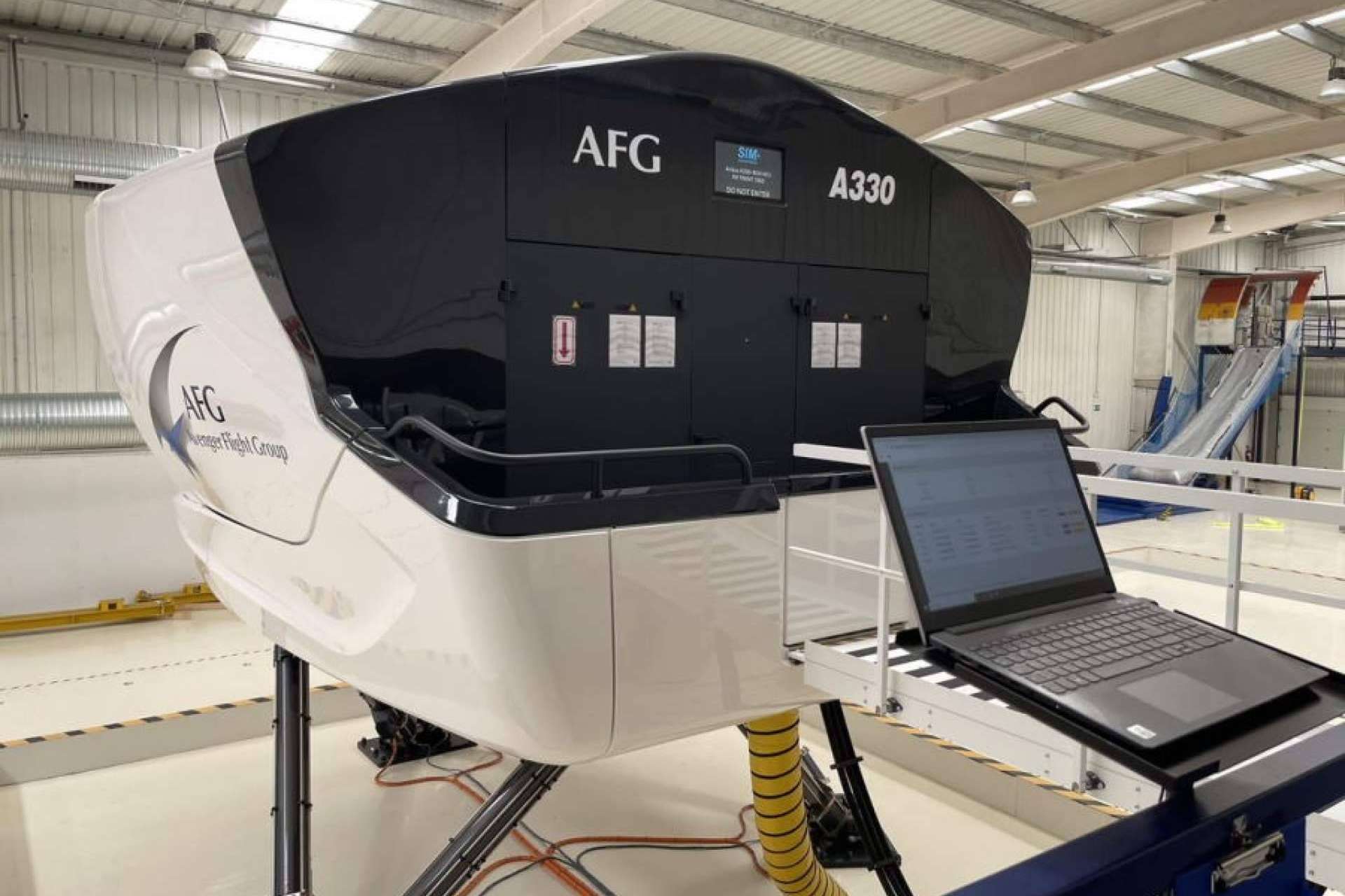 ¿Cómo pilotos de aerolíneas consiguen y renuevan sus habilitaciones en centros de entrenamiento como Avenger Flight Group?