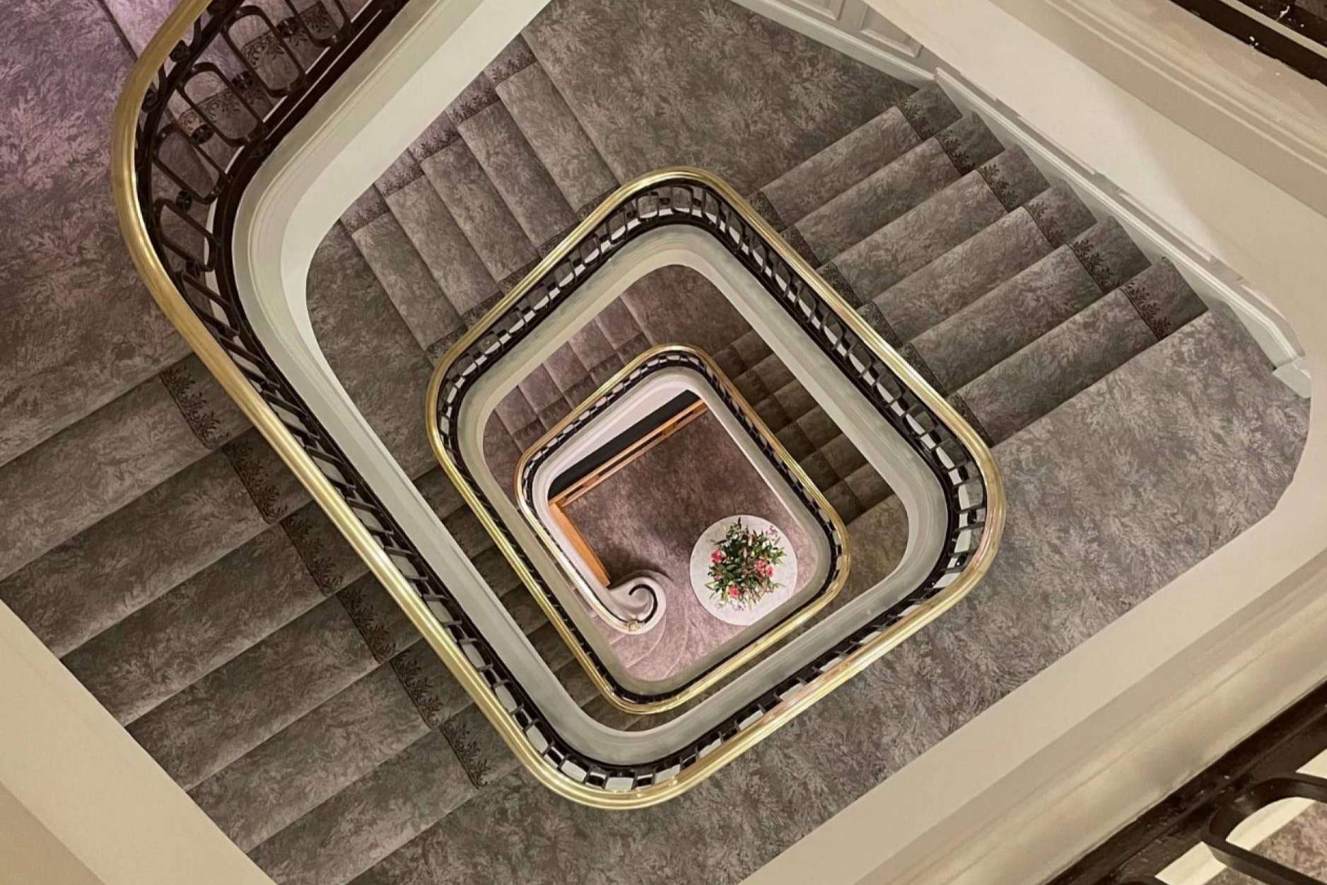 El acceso al lujo de Mayfair se facilita mediante los servicios de EI2VALUE Property