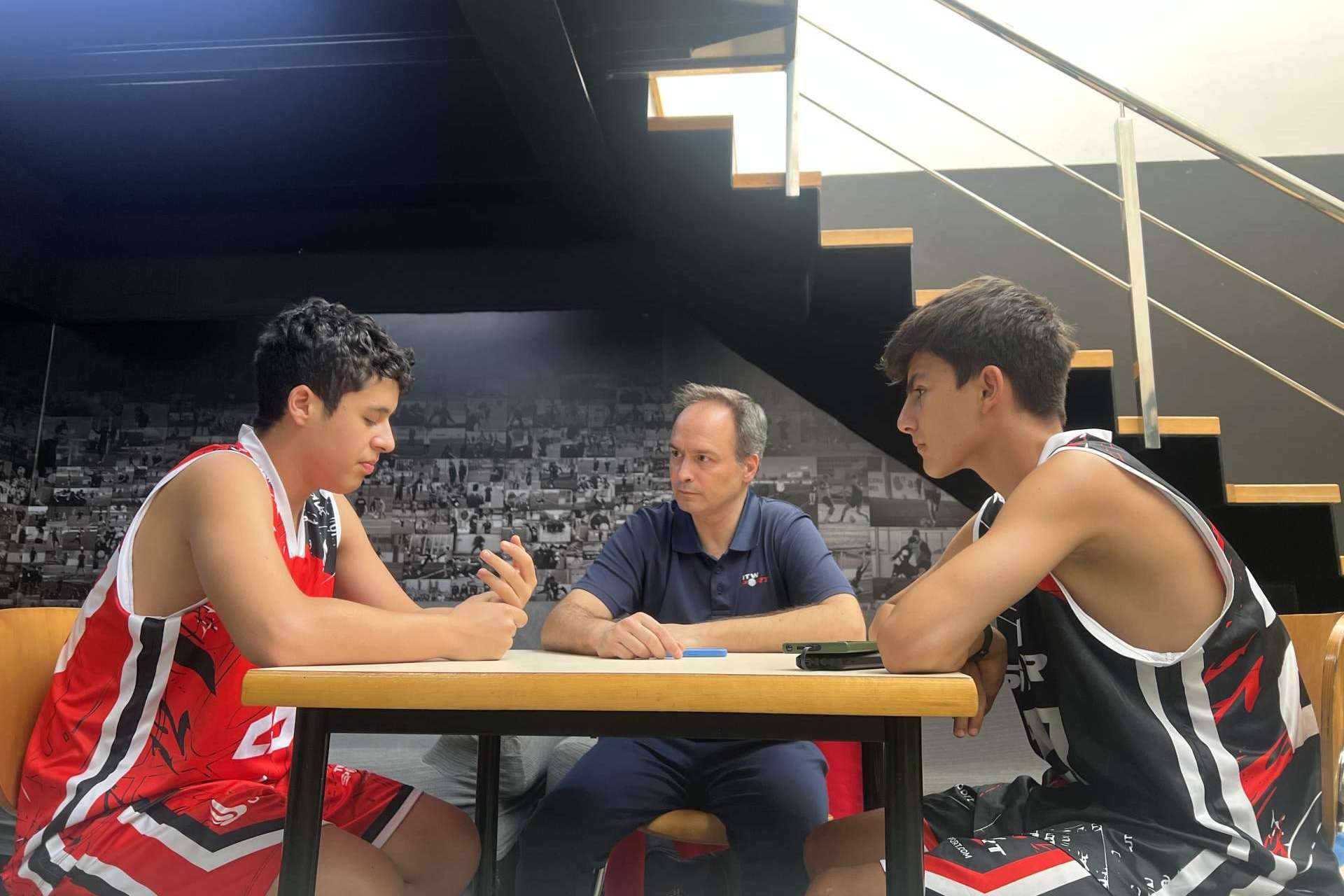 La academia de baloncesto de ITW Sport es una oportunidad de desarrollar habilidades y valores