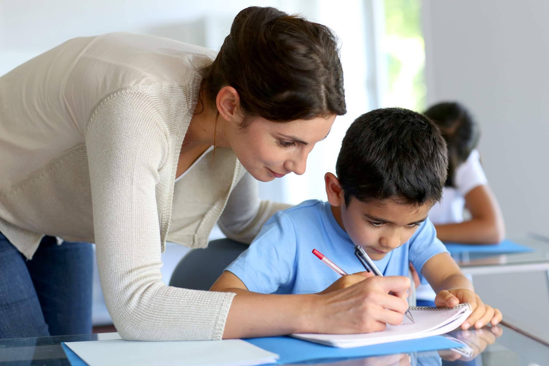 La Clínica Dra. Teresa Aparicio ofrece psicopedagogía y coaching para estudiantes que necesiten mejorar su rendimiento académico