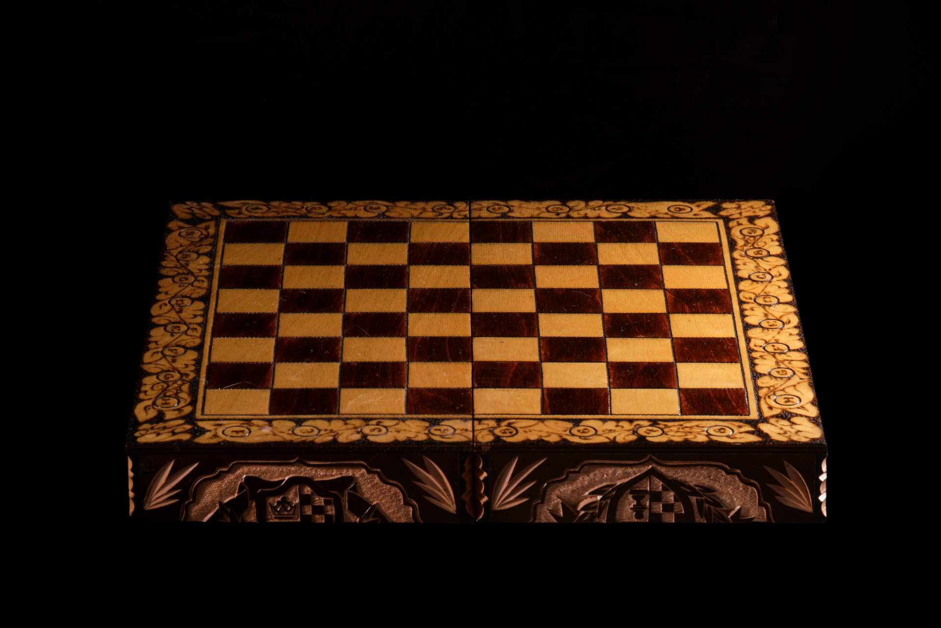 Ajedrez de madera, un juego que nunca pasa de moda disponible en Melocotón Regalos