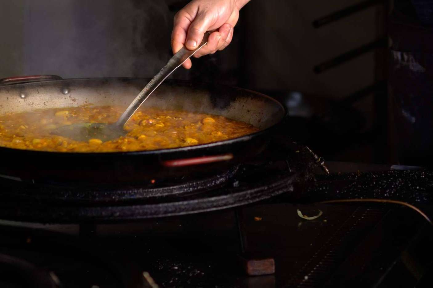 Paella va!; El delivery de paellas en caldero de hierro que está revolucionando la comida tradicional