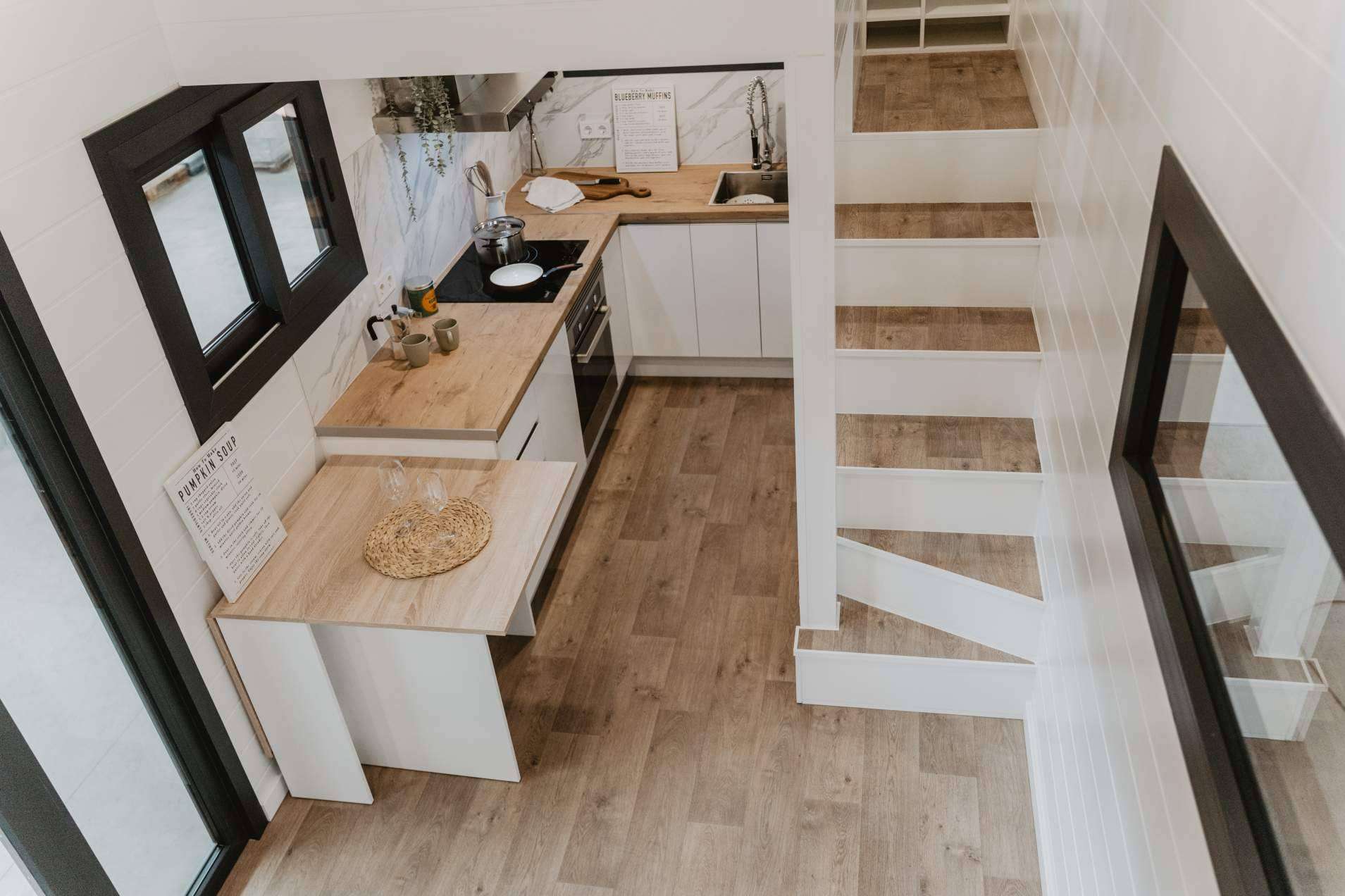 La mini casa sobre ruedas de Noma Tiny House es una solución que ofrece libertad total