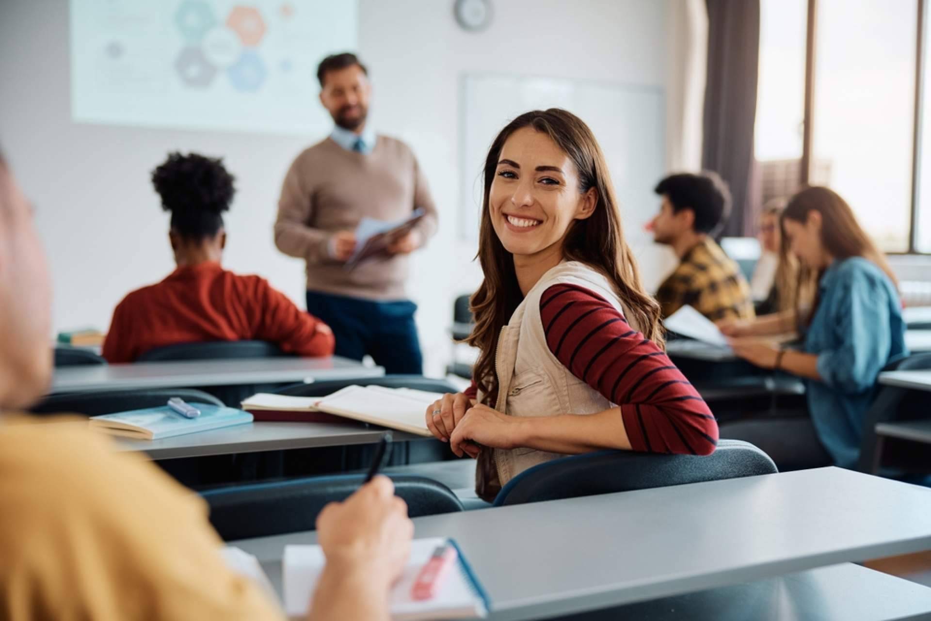 Ayuda Universitaria se encarga de la gestión de la acreditación para profesorado universitario