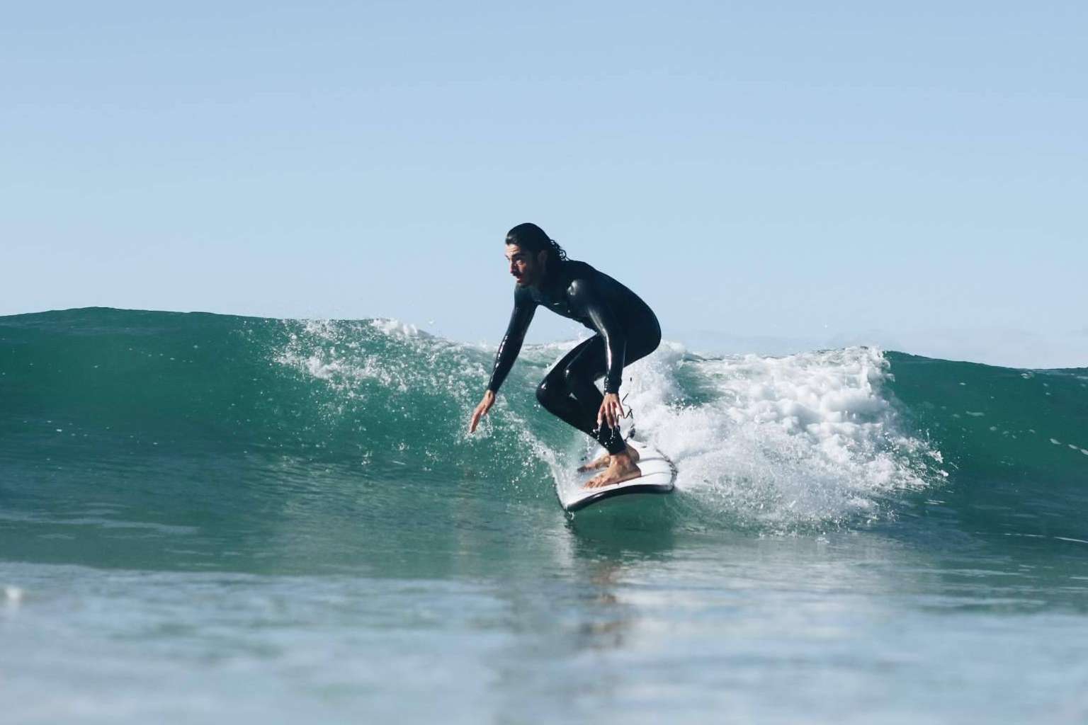 Flysurf ofrece una lista de las playas de surf para principiantes en Cádiz