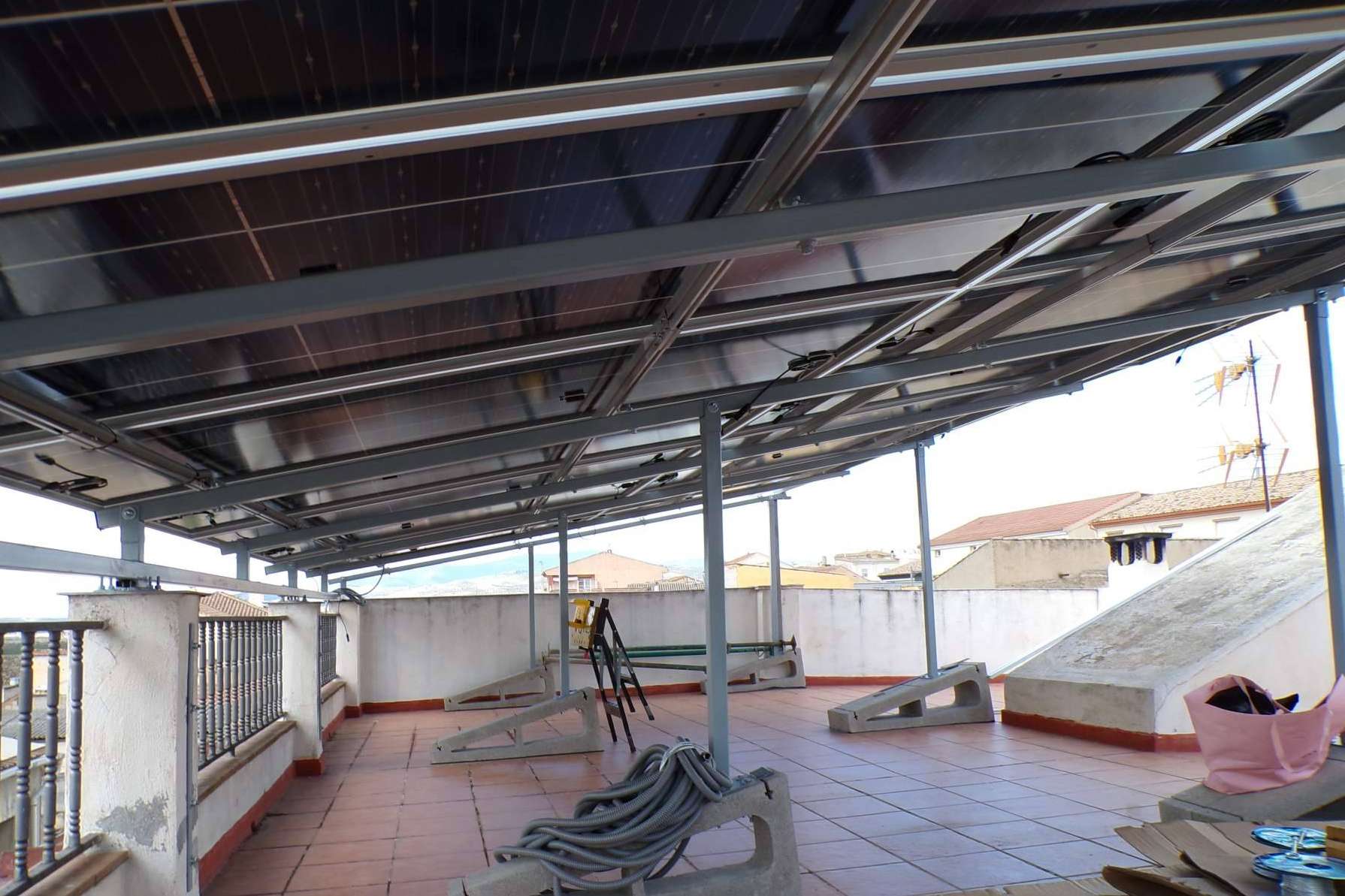 Grupo Jalcris ofrece instalación fotovoltaica sin costo inicial y con subvención