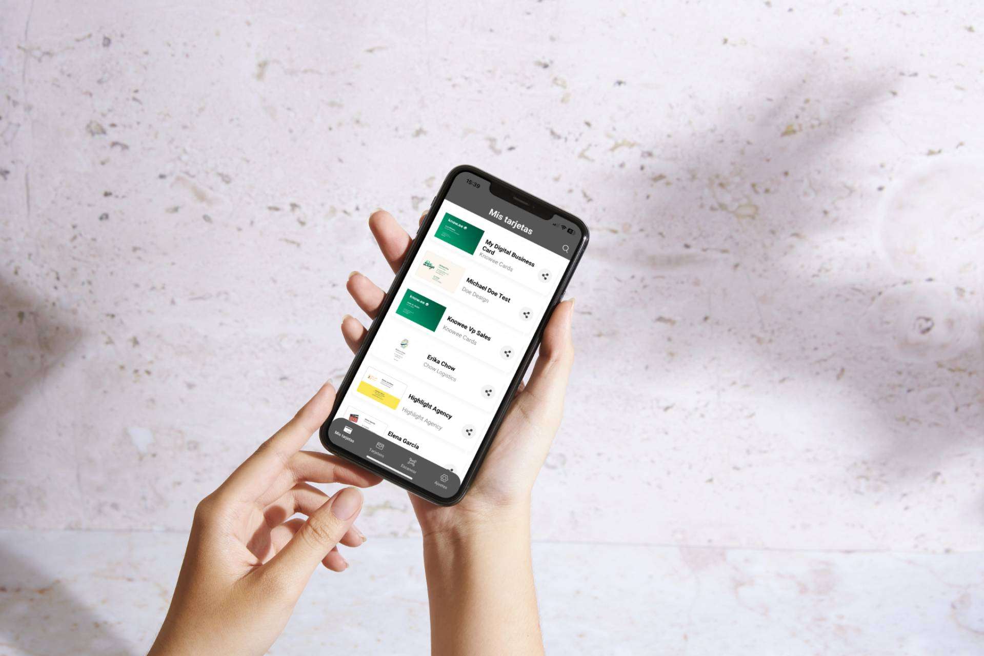 Del papel a lo digital. Knowee cambia la forma de gestionar tarjetas de visita